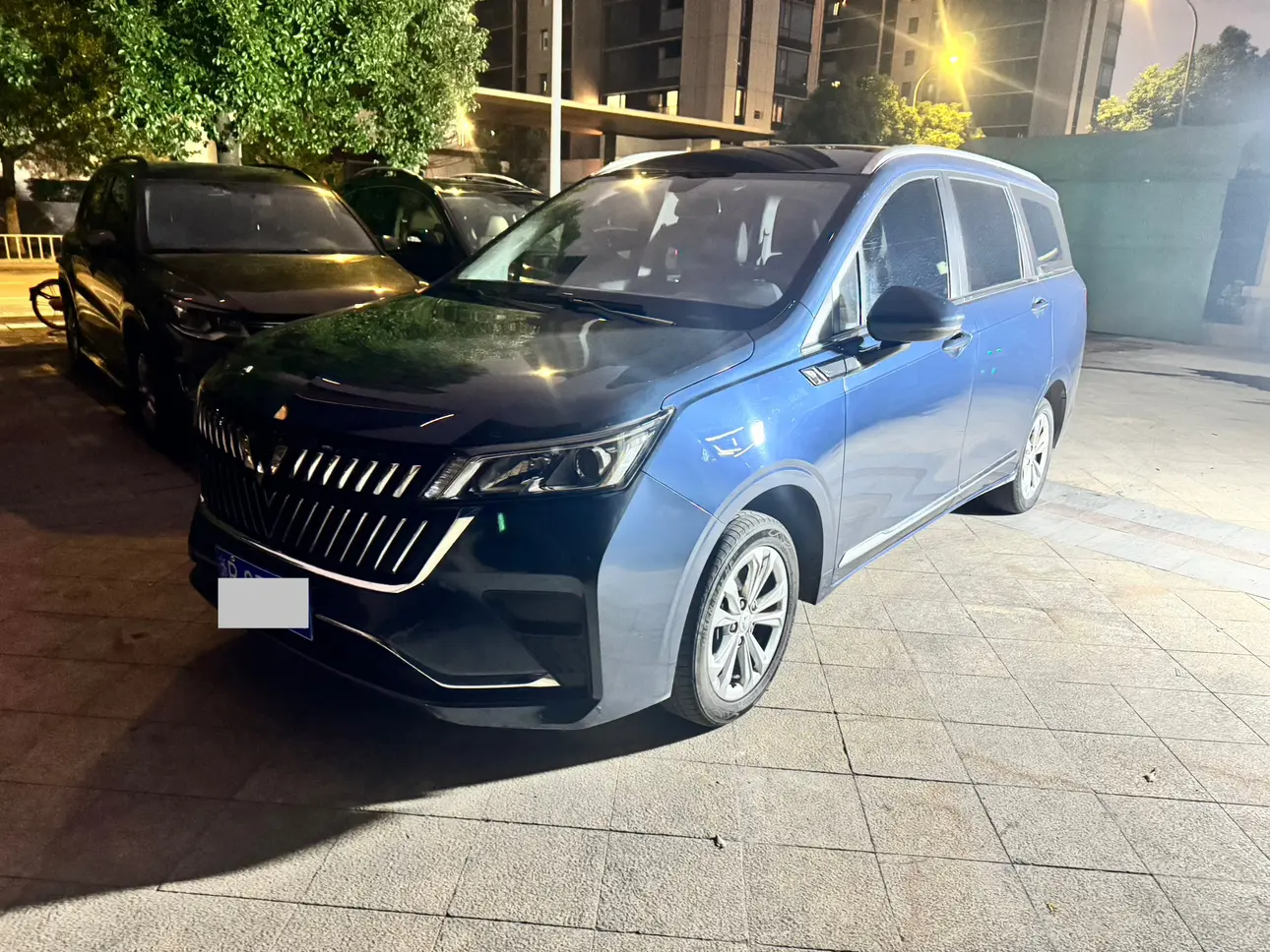 Wuling Jiachen  из Китая