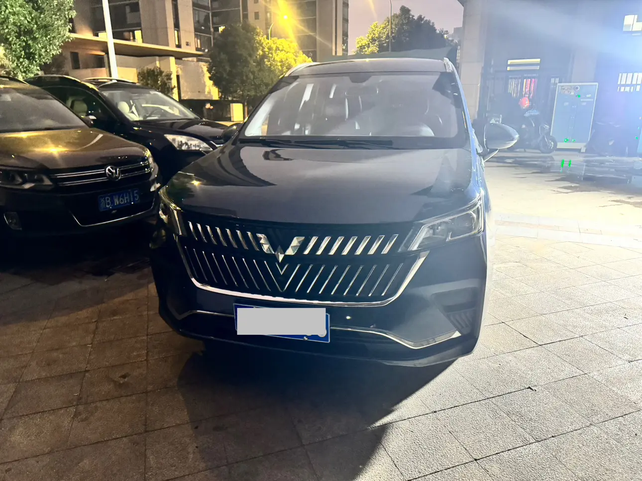 Wuling Jiachen  из Китая