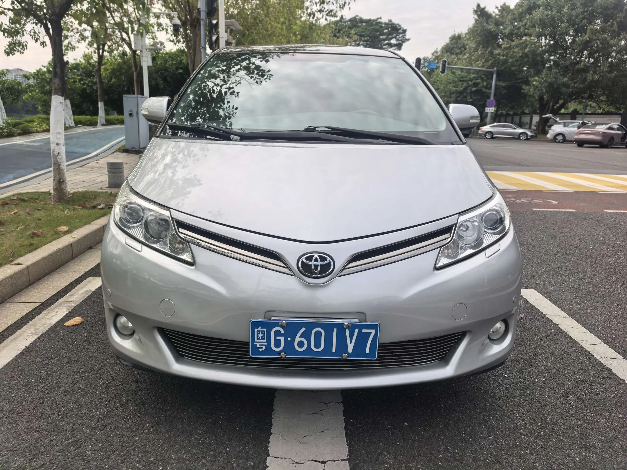 Toyota Previa  из Китая