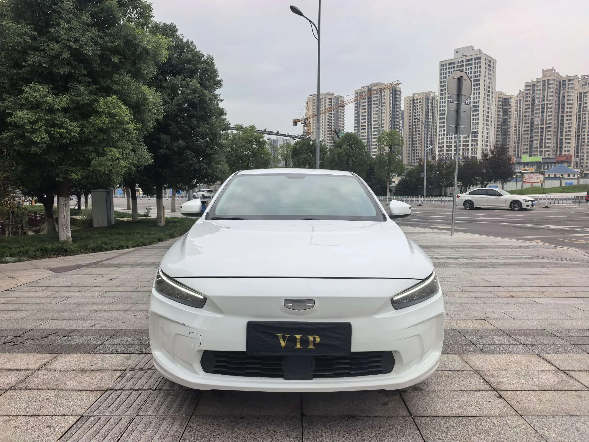 Geely Geometry A  из Китая