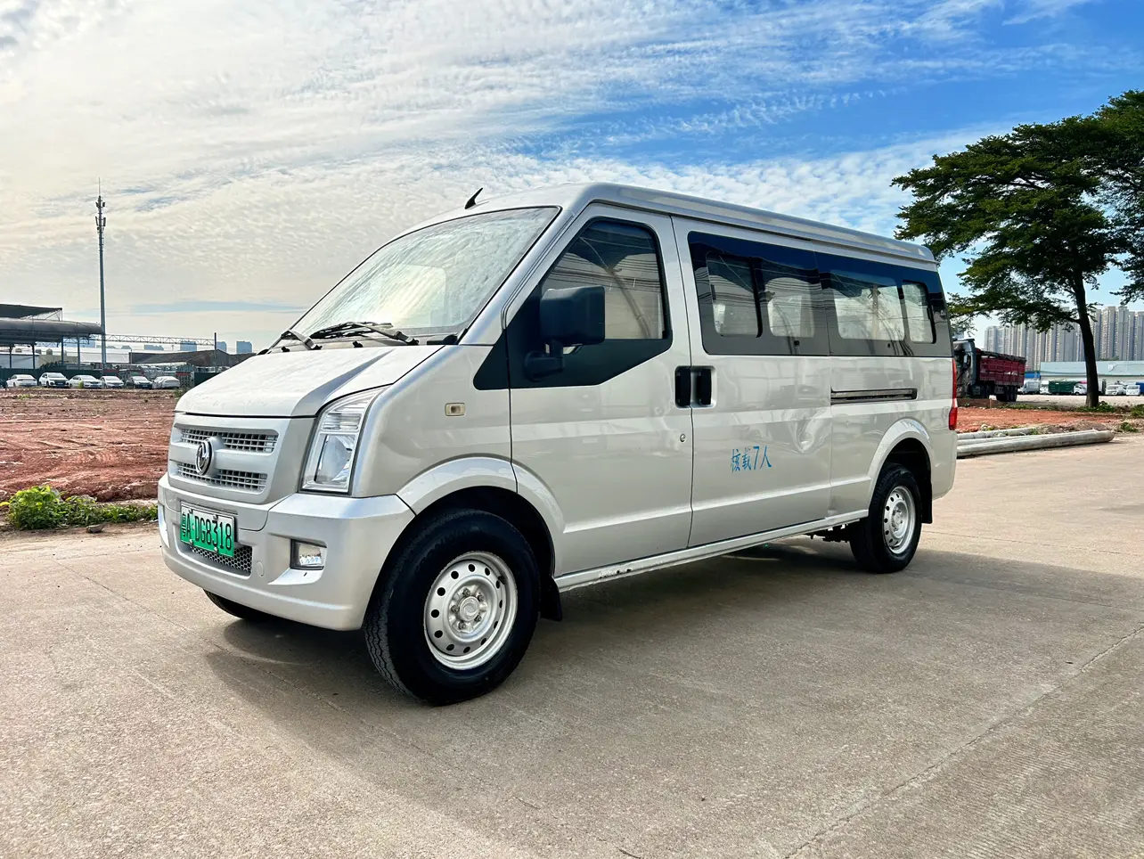 Dongfeng Xiaokang EC36  из Китая