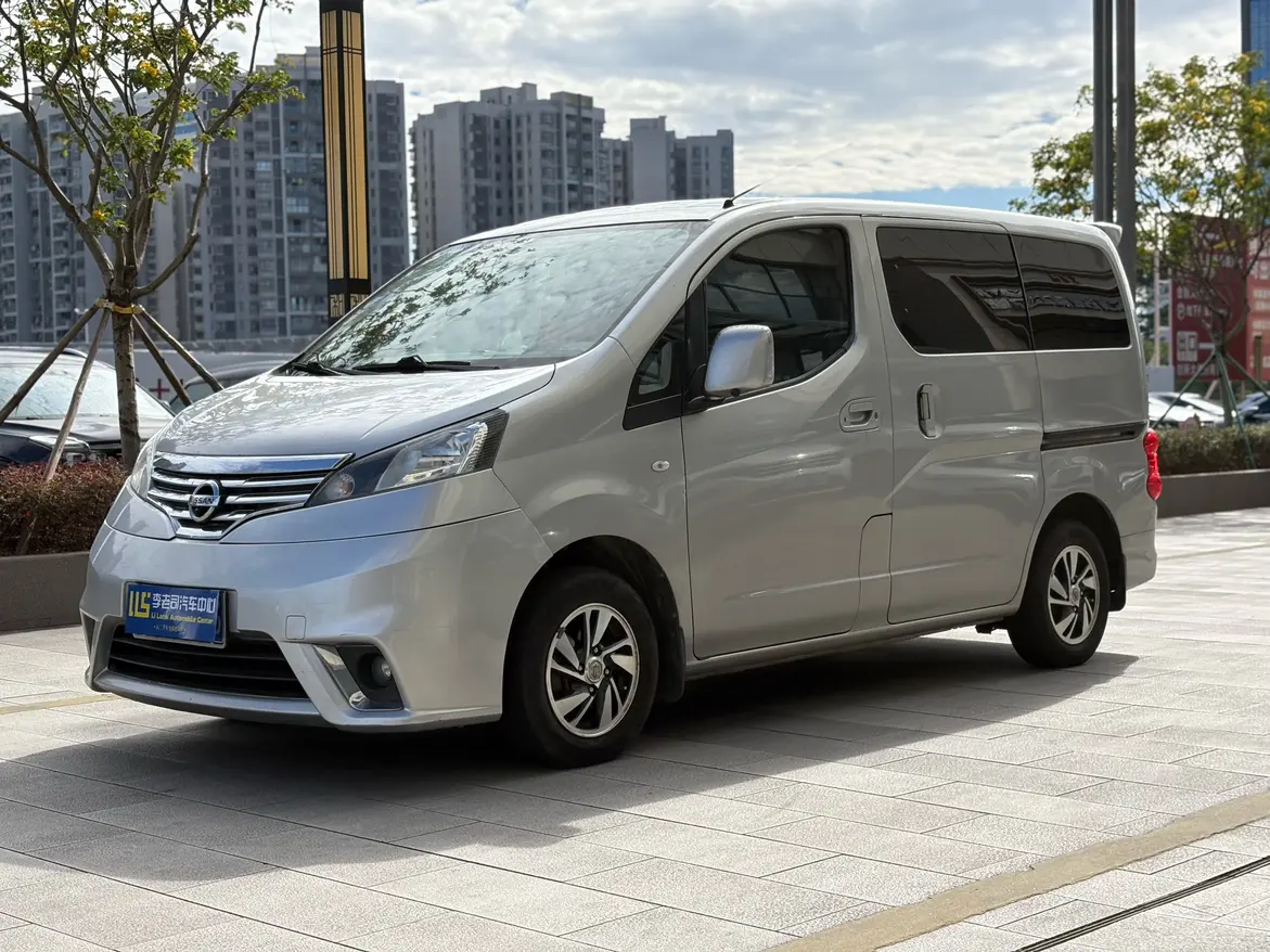 Nissan NV200  из Китая