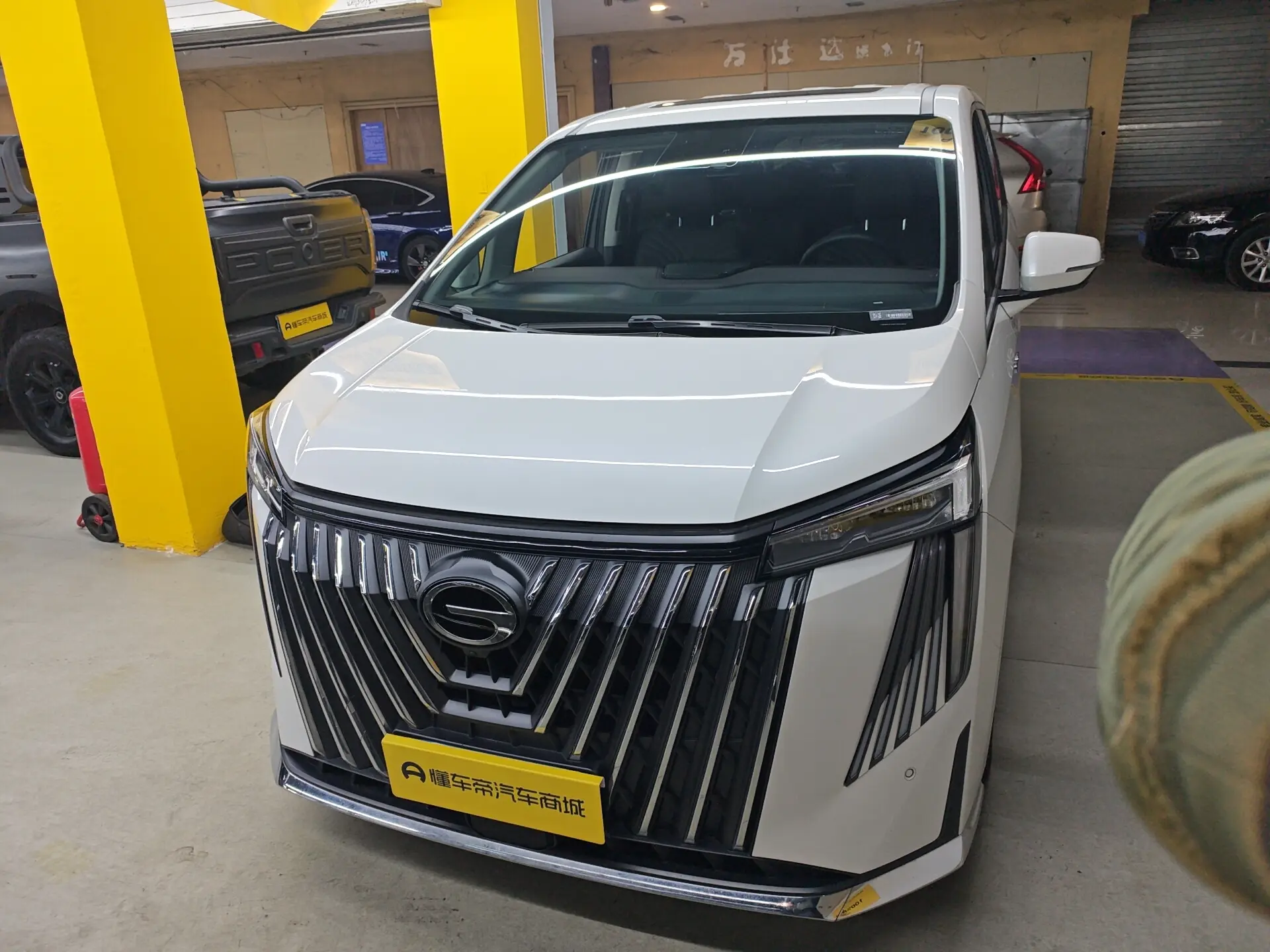 GAC Trumpchi M8  из Китая