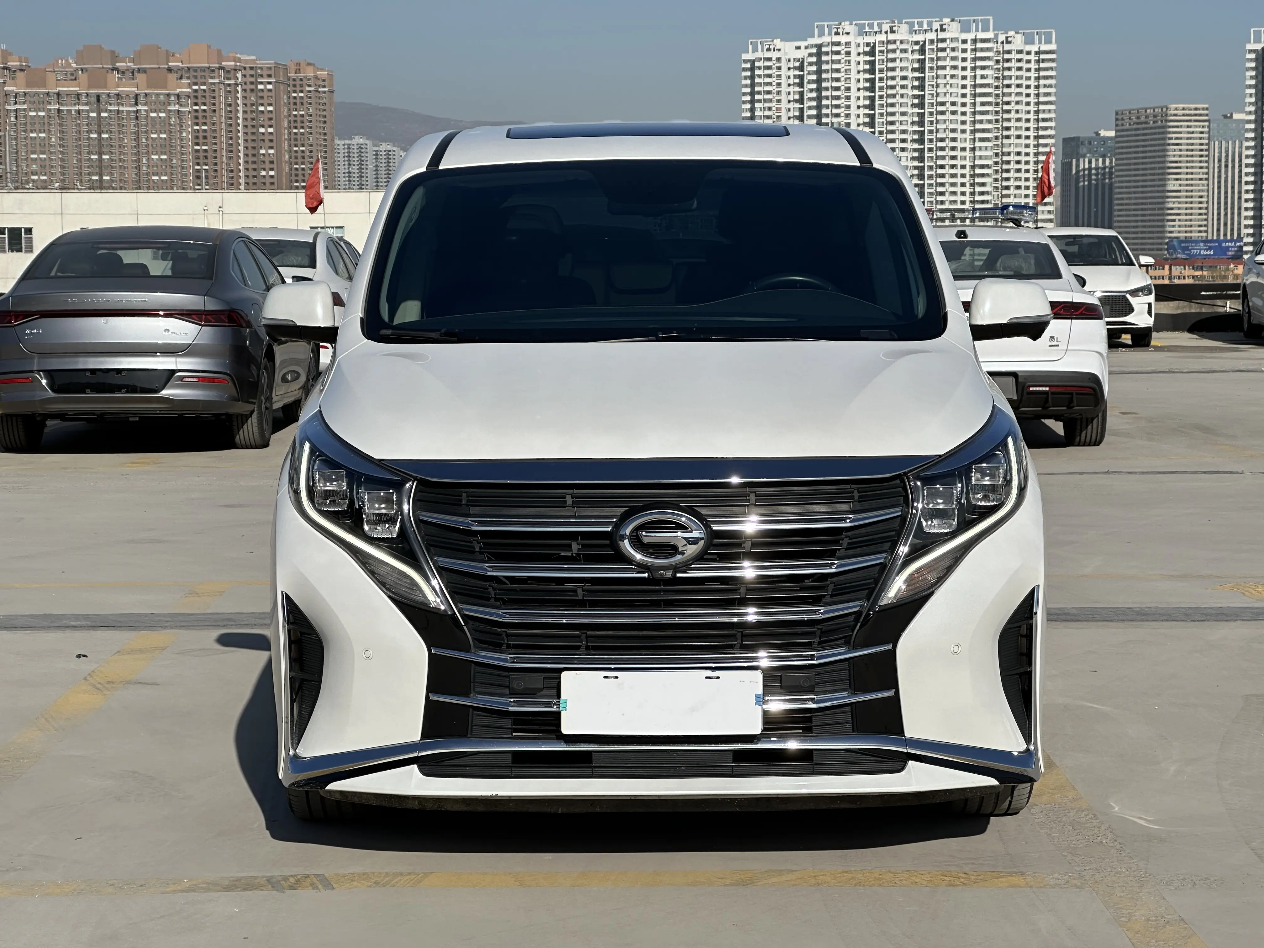 GAC Trumpchi M8  из Китая