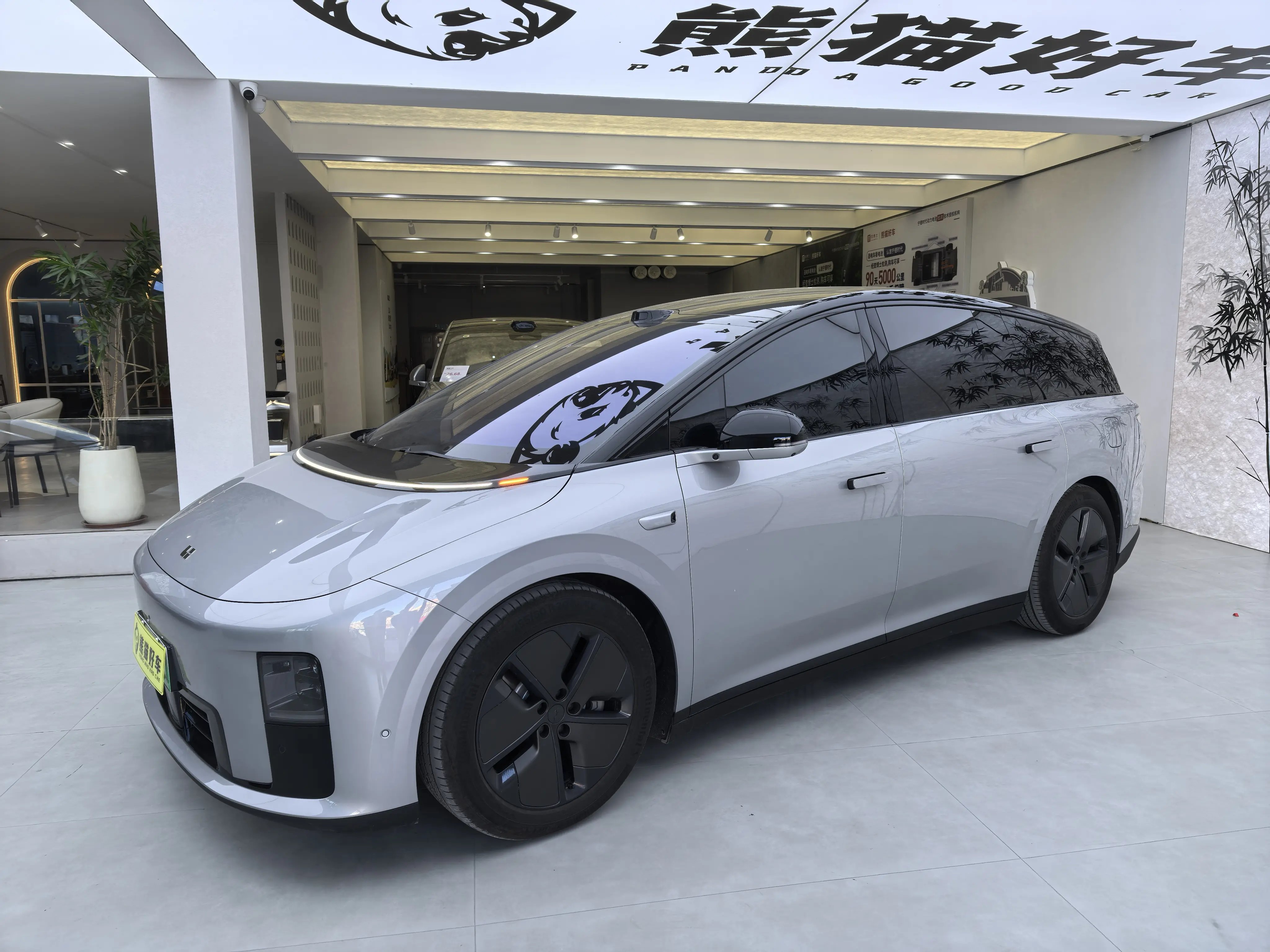 Li Ideal i8  из Китая