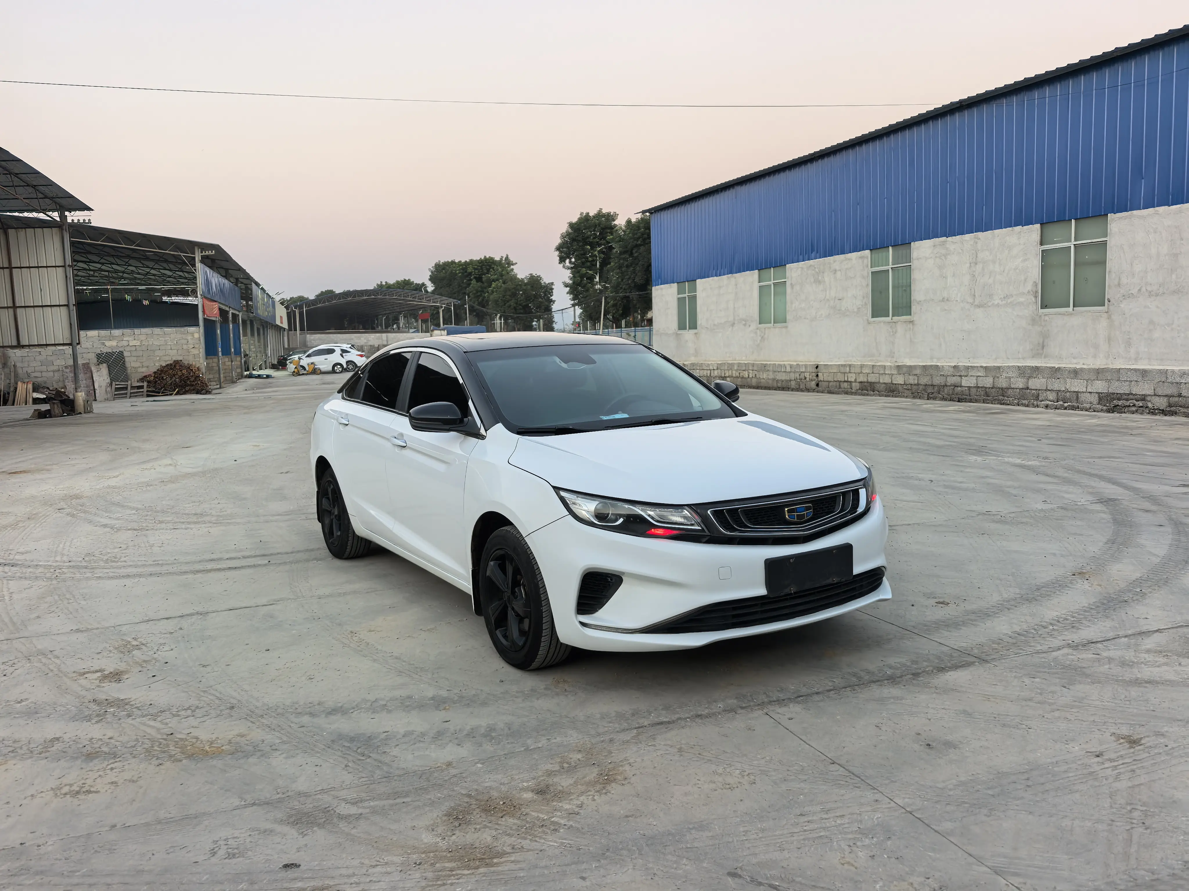 Geely Emgrand GL  из Китая