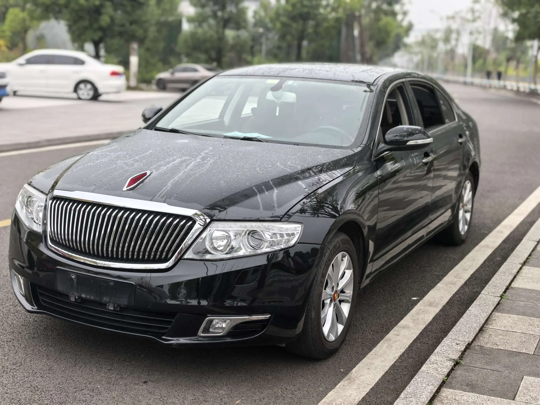 Hongqi H7  из Китая