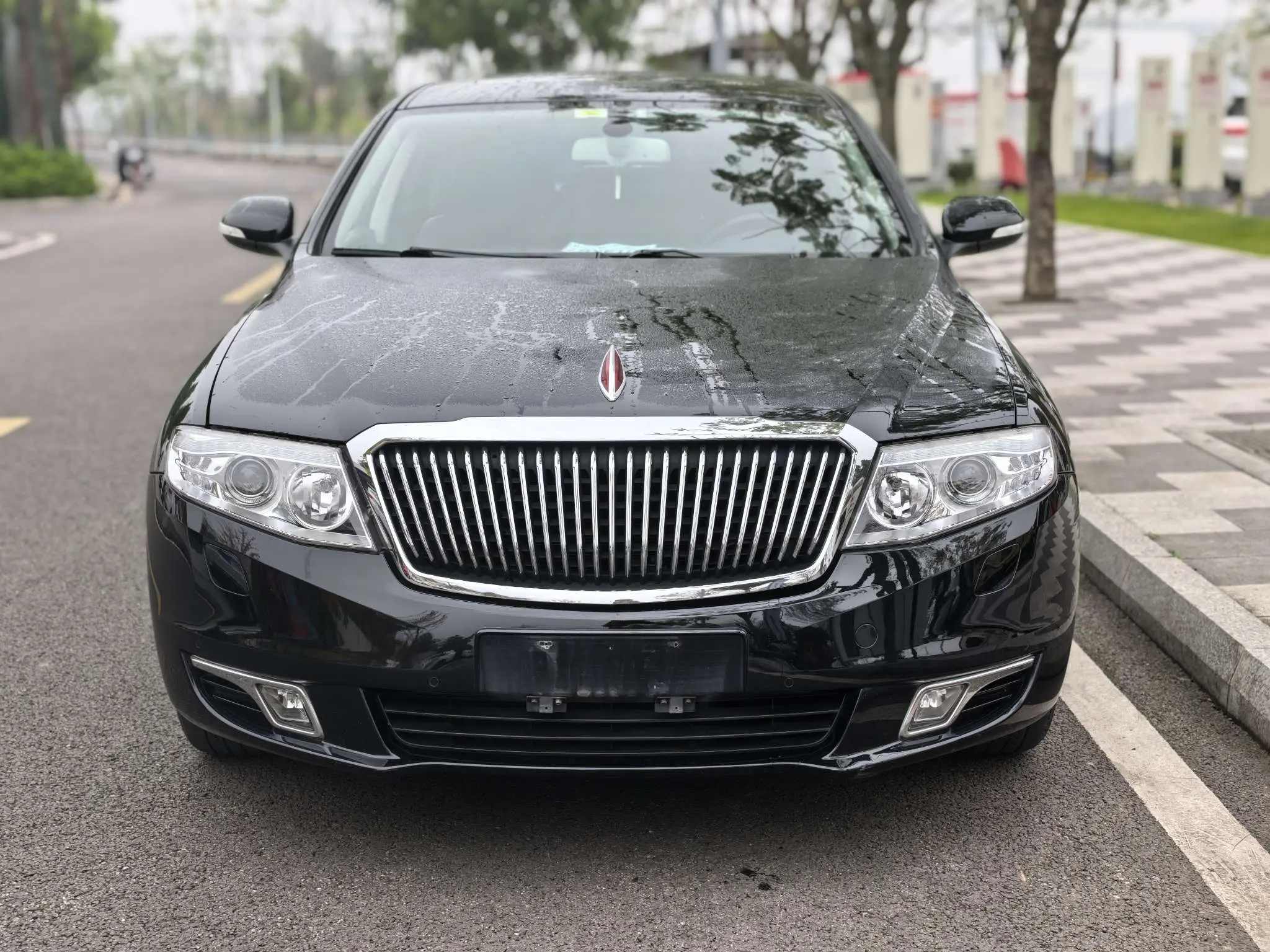 Hongqi H7  из Китая