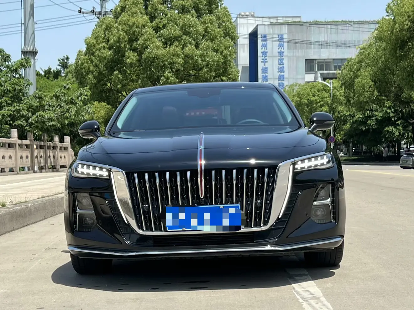 Hongqi H5  из Китая