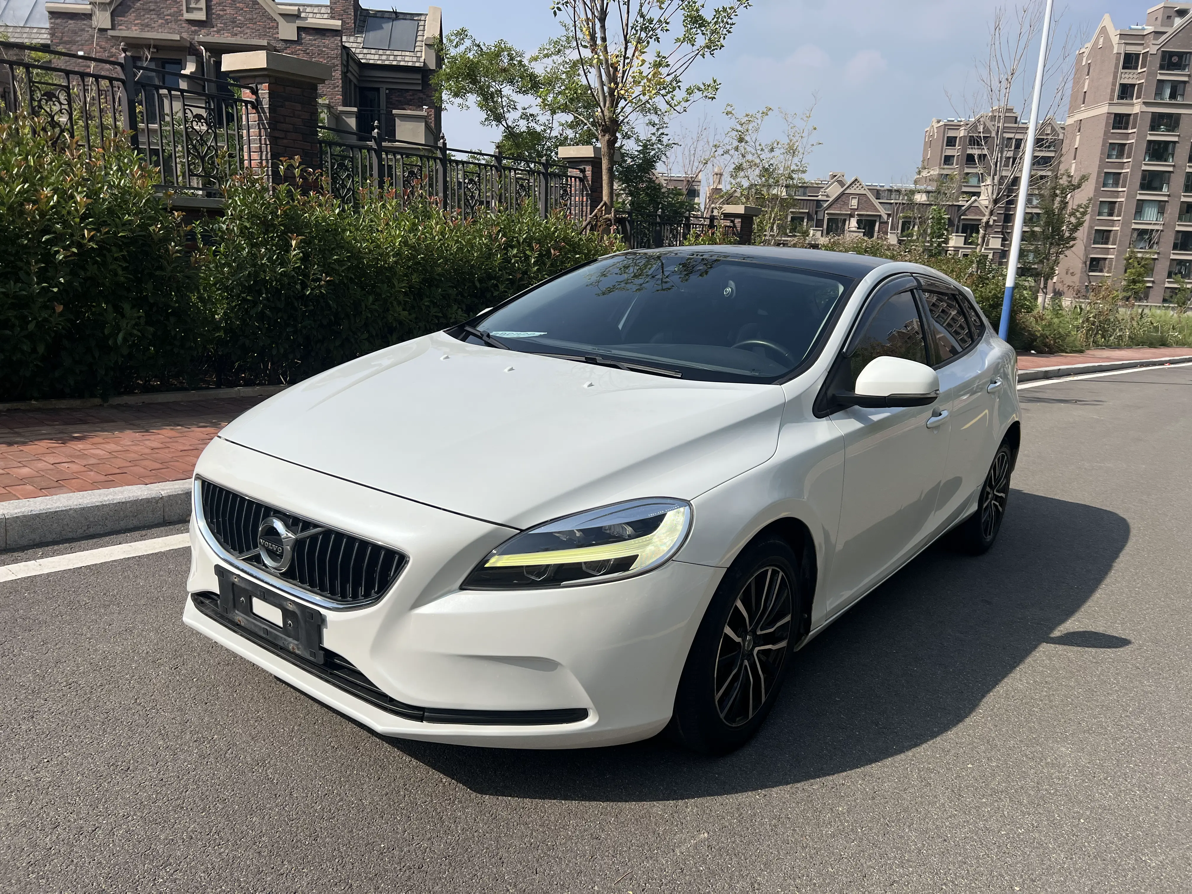 Volvo V40  из Китая