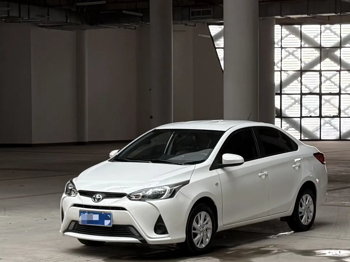 Toyota YARiS L Enjoy  из Китая