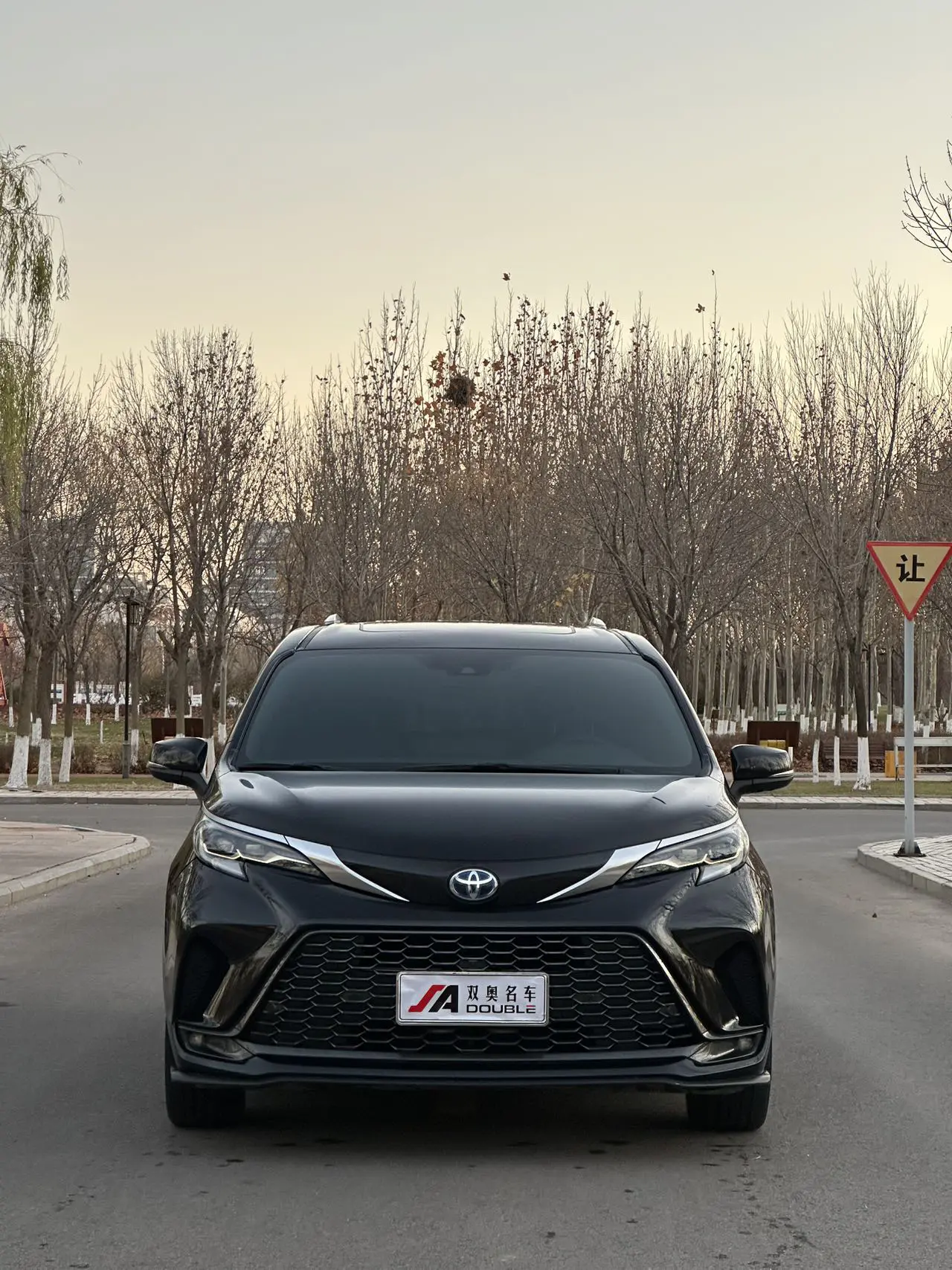 Toyota Granvia  из Китая