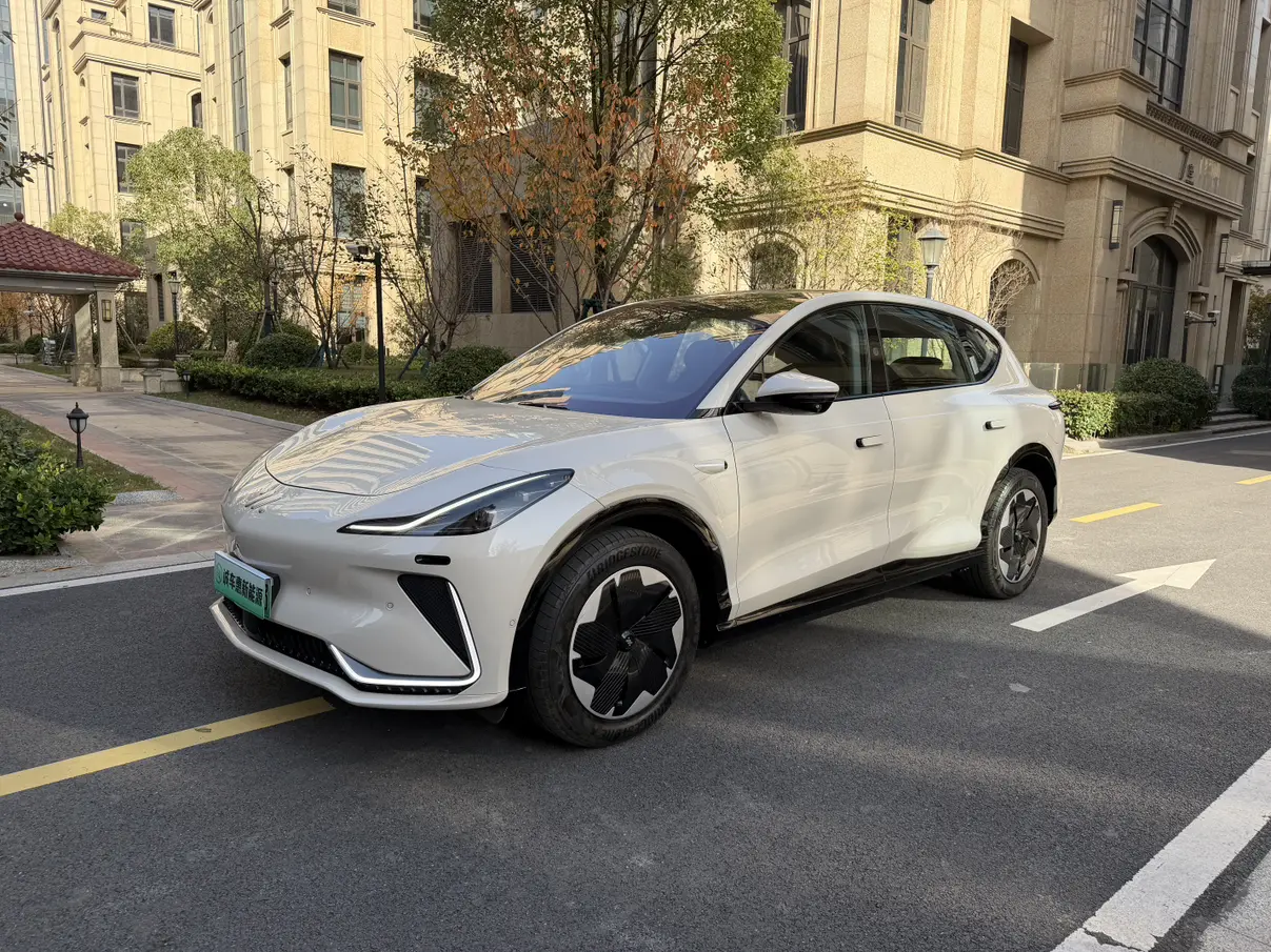 Zhiji LS7  из Китая