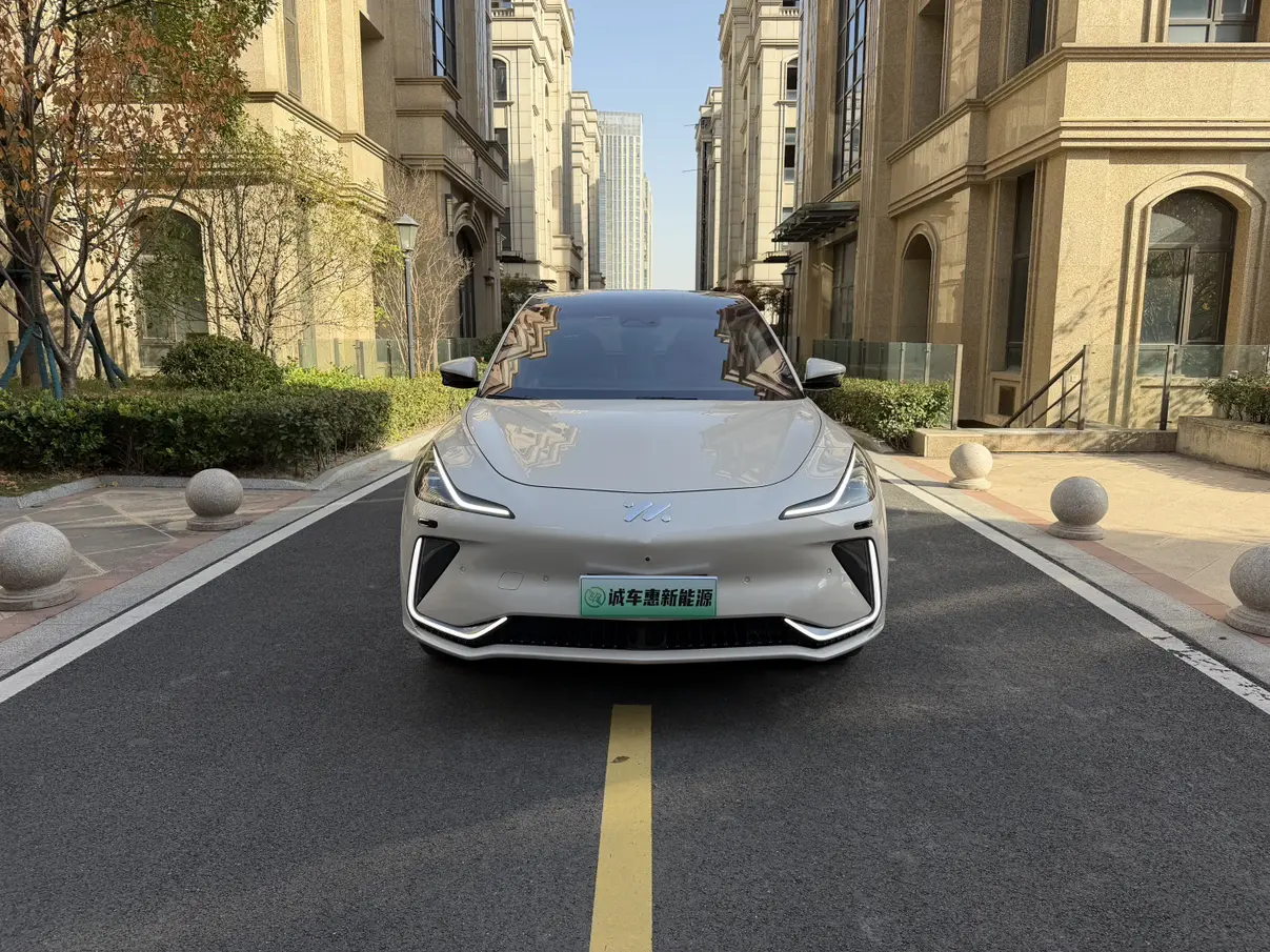 Zhiji LS7  из Китая