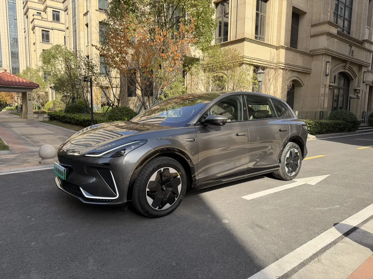 Zhiji LS7  из Китая