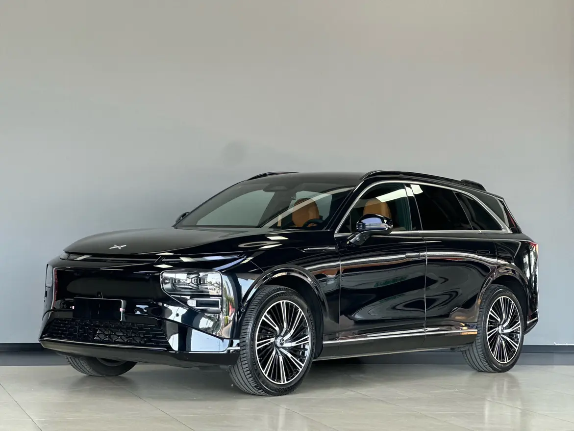 Xpeng G9  из Китая