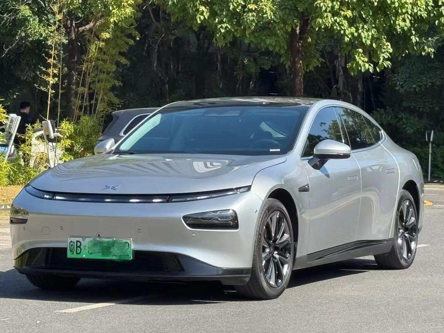 Xpeng P7  из Китая