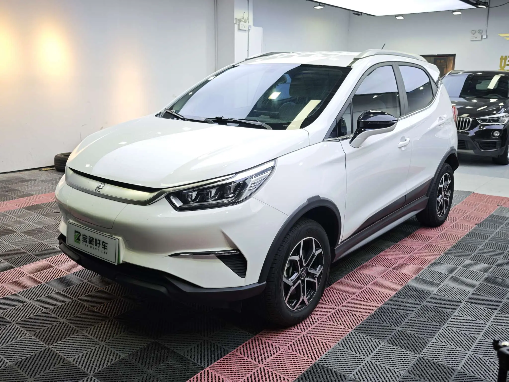 BYD Yuan Pro  из Китая