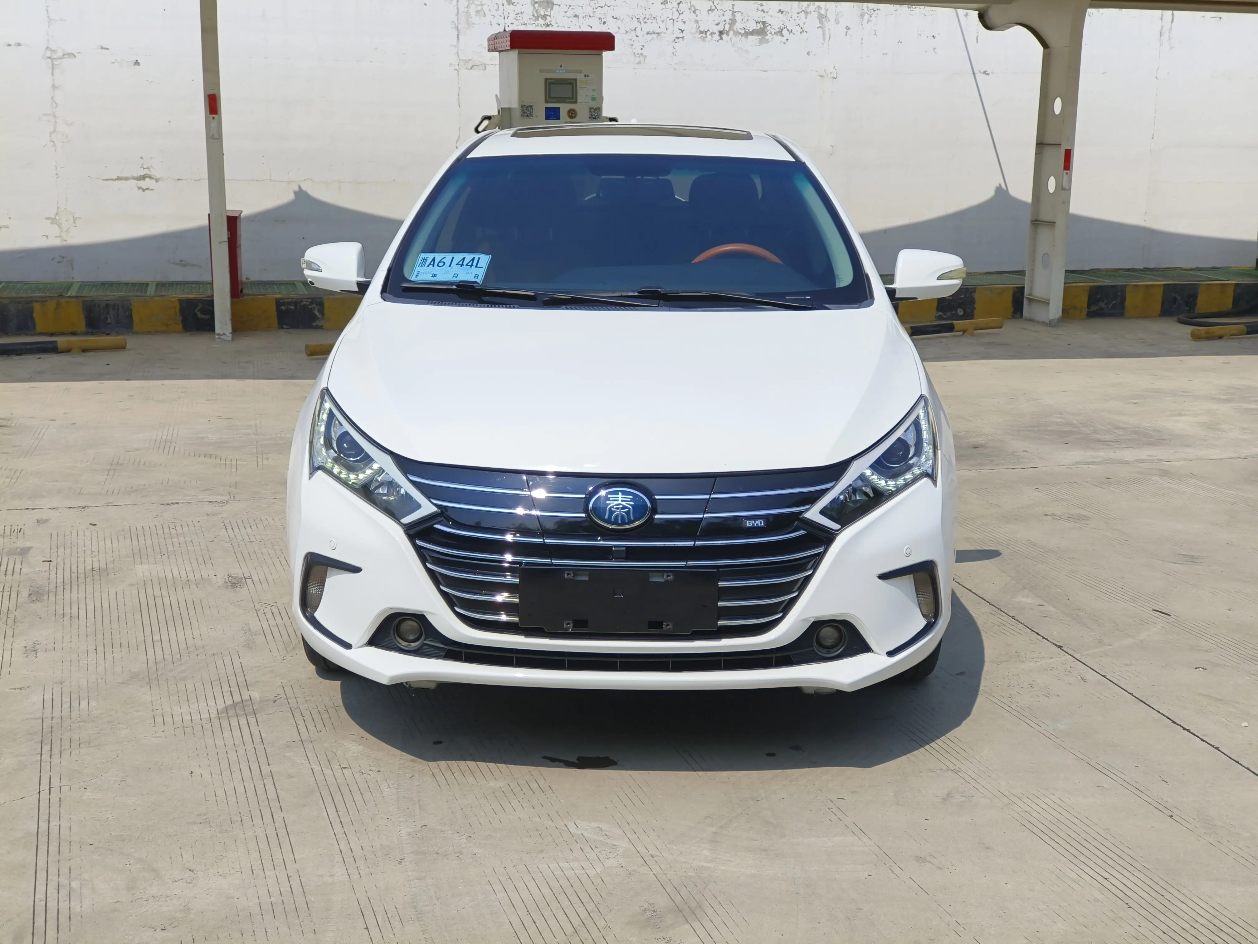 BYD QinEV  из Китая