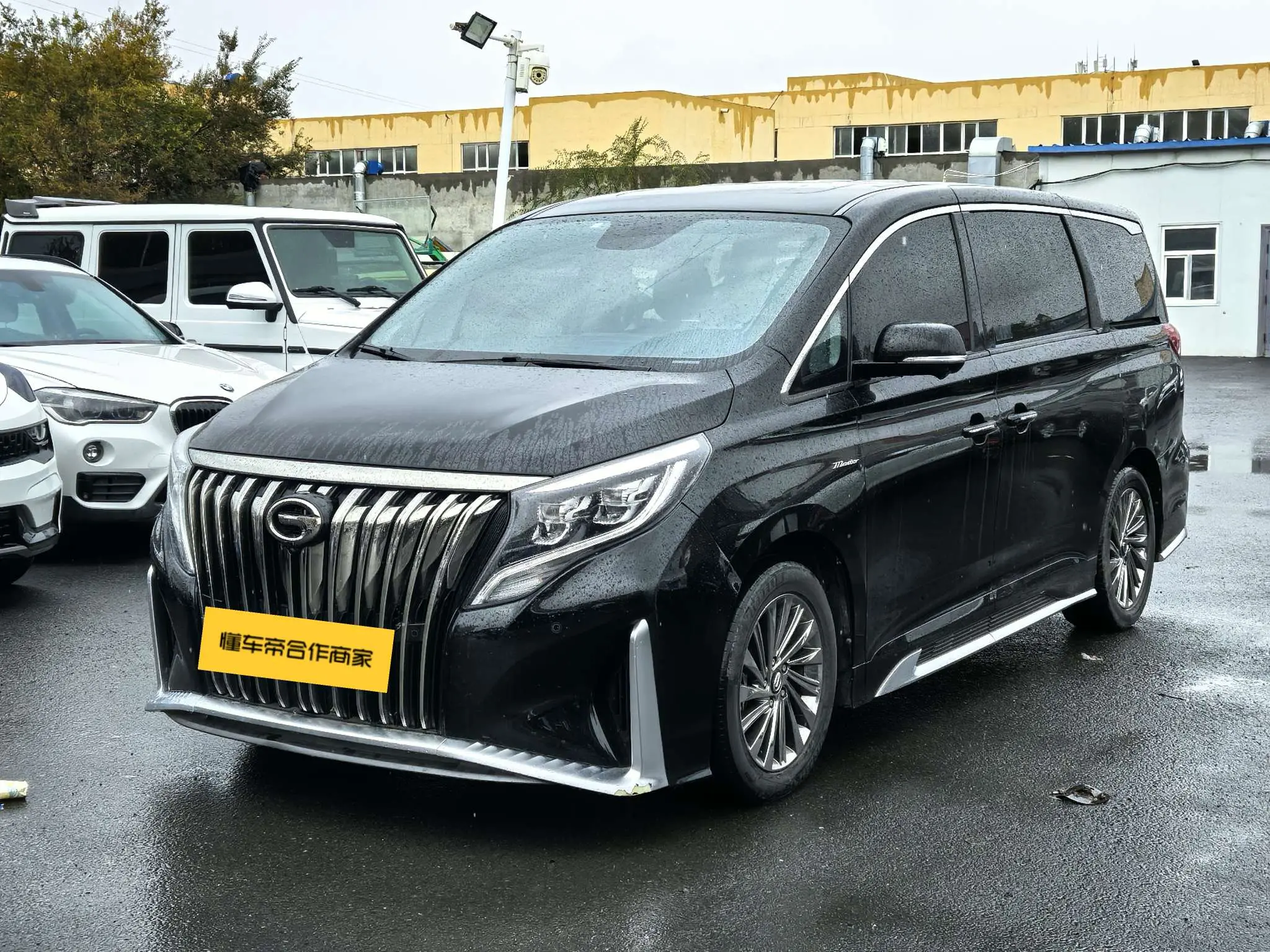 GAC Trumpchi M8  из Китая