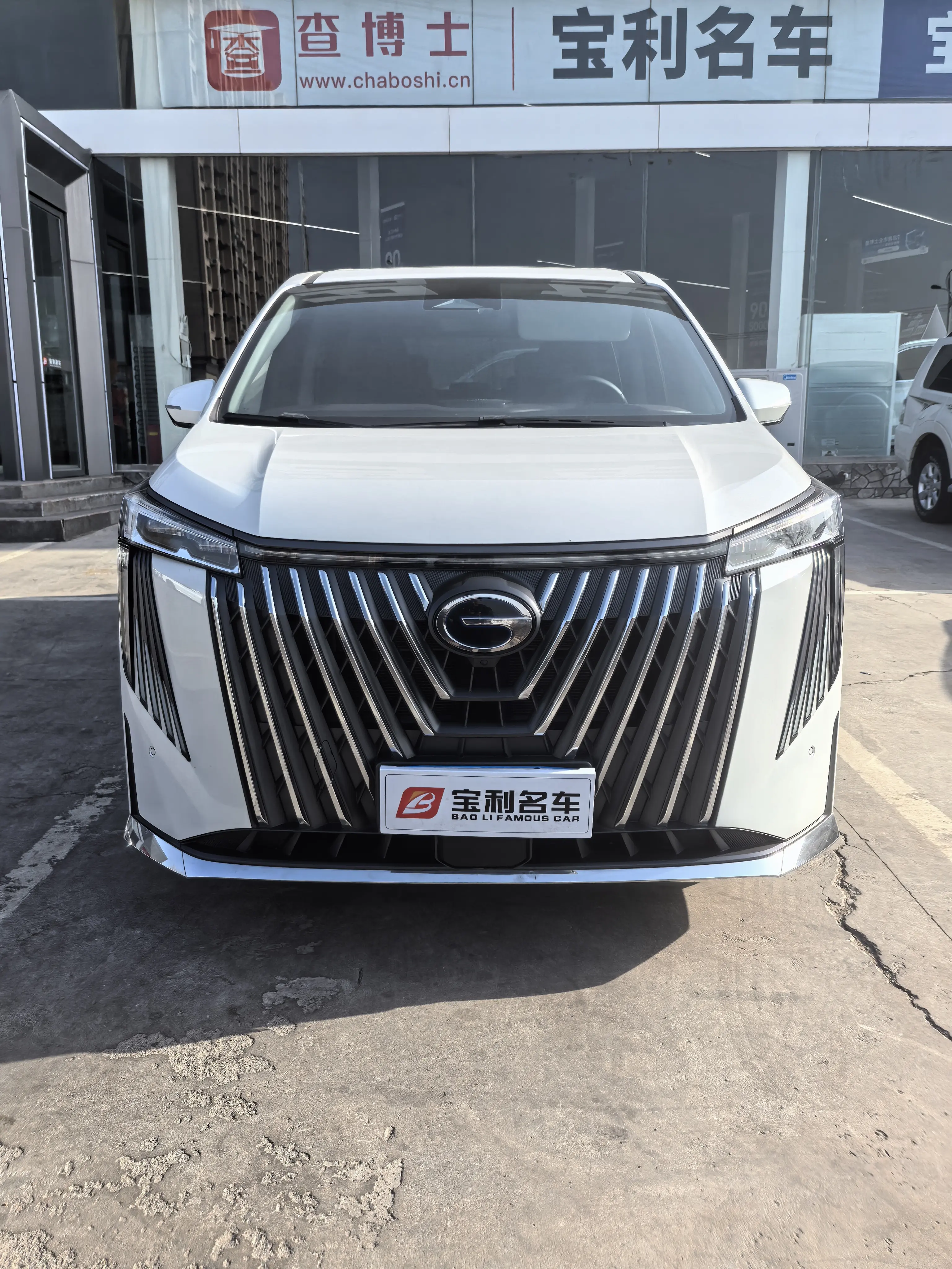 GAC Trumpchi M8  из Китая