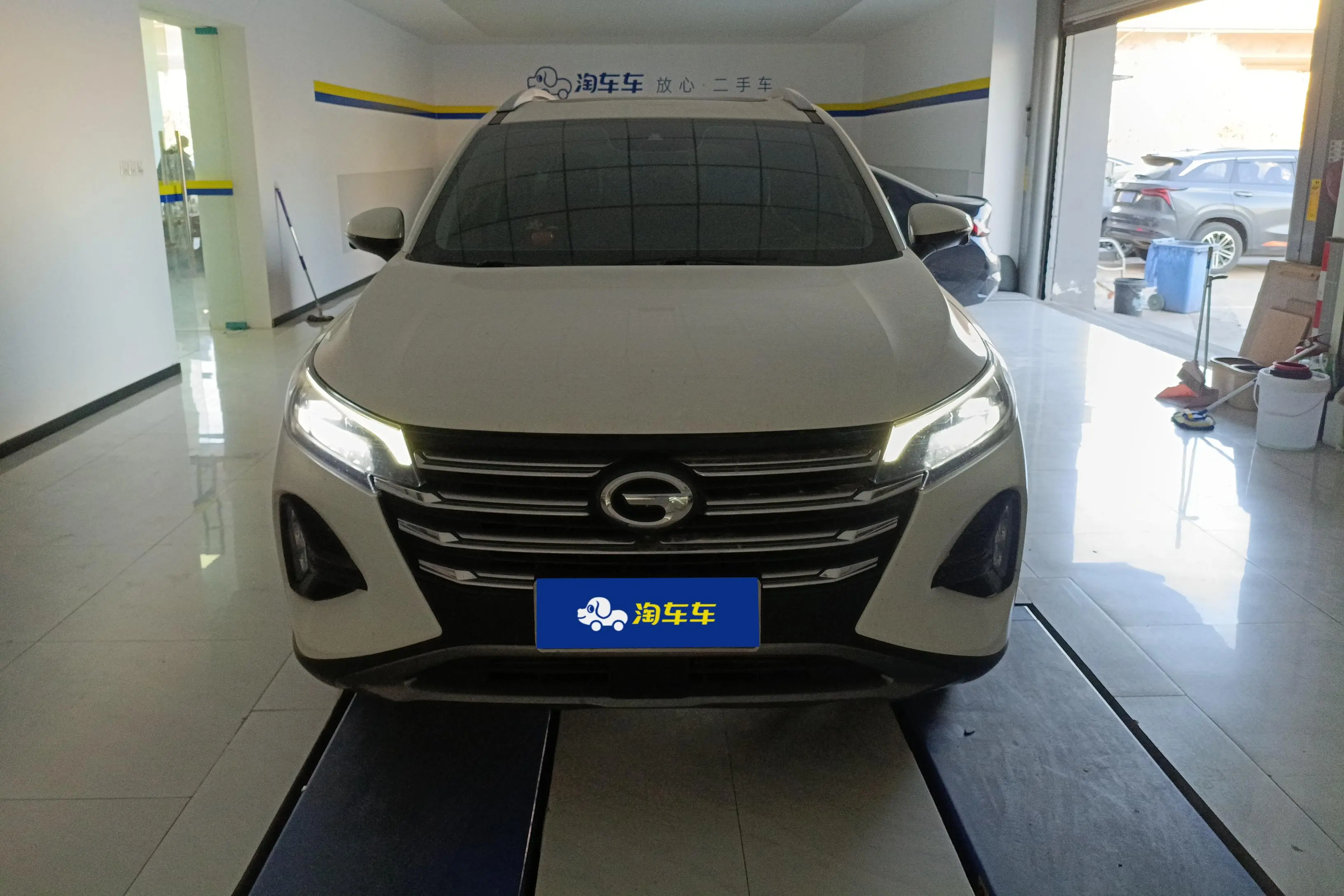 GAC Trumpchi GS4  из Китая