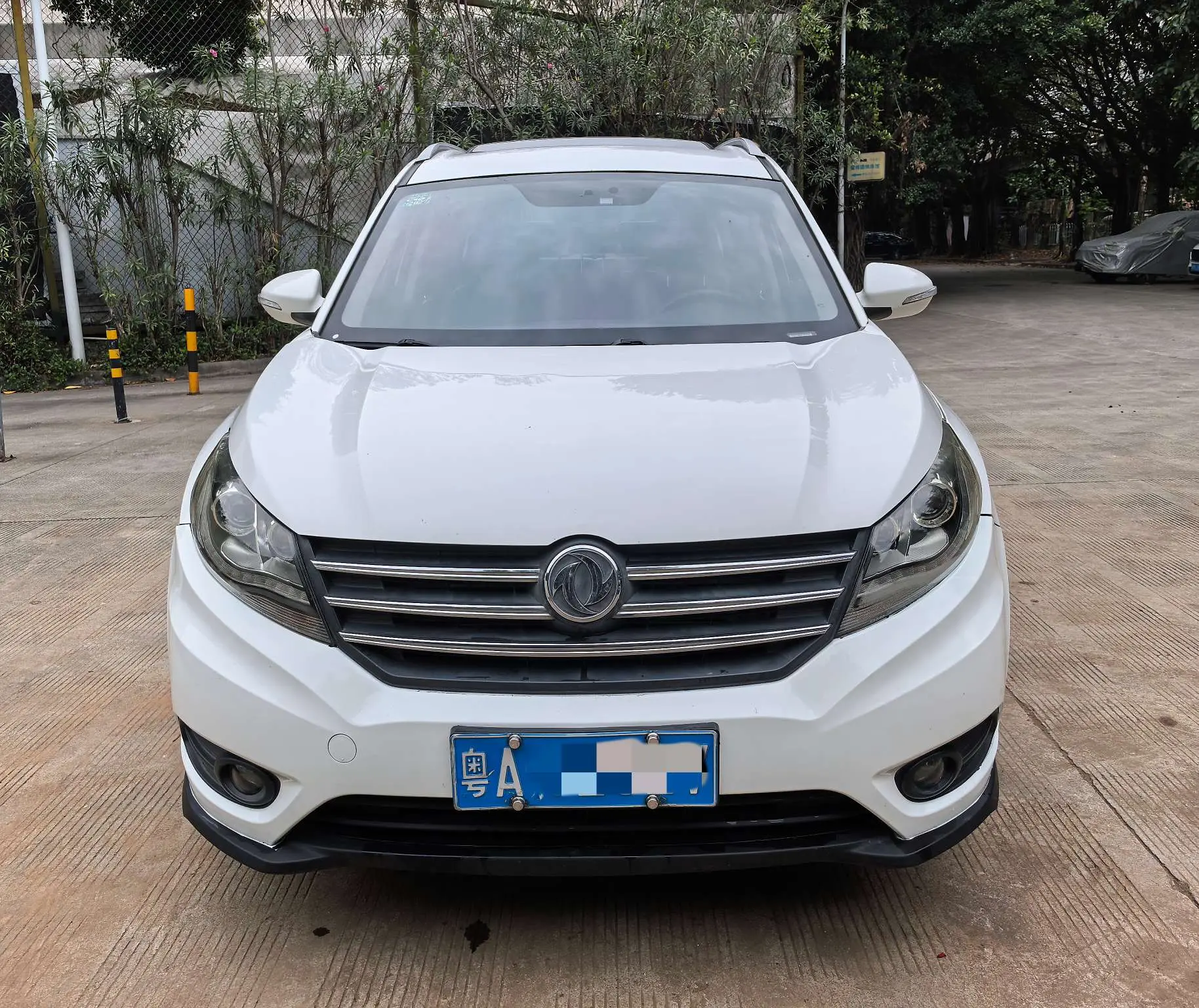Dongfeng Fengon 580  из Китая