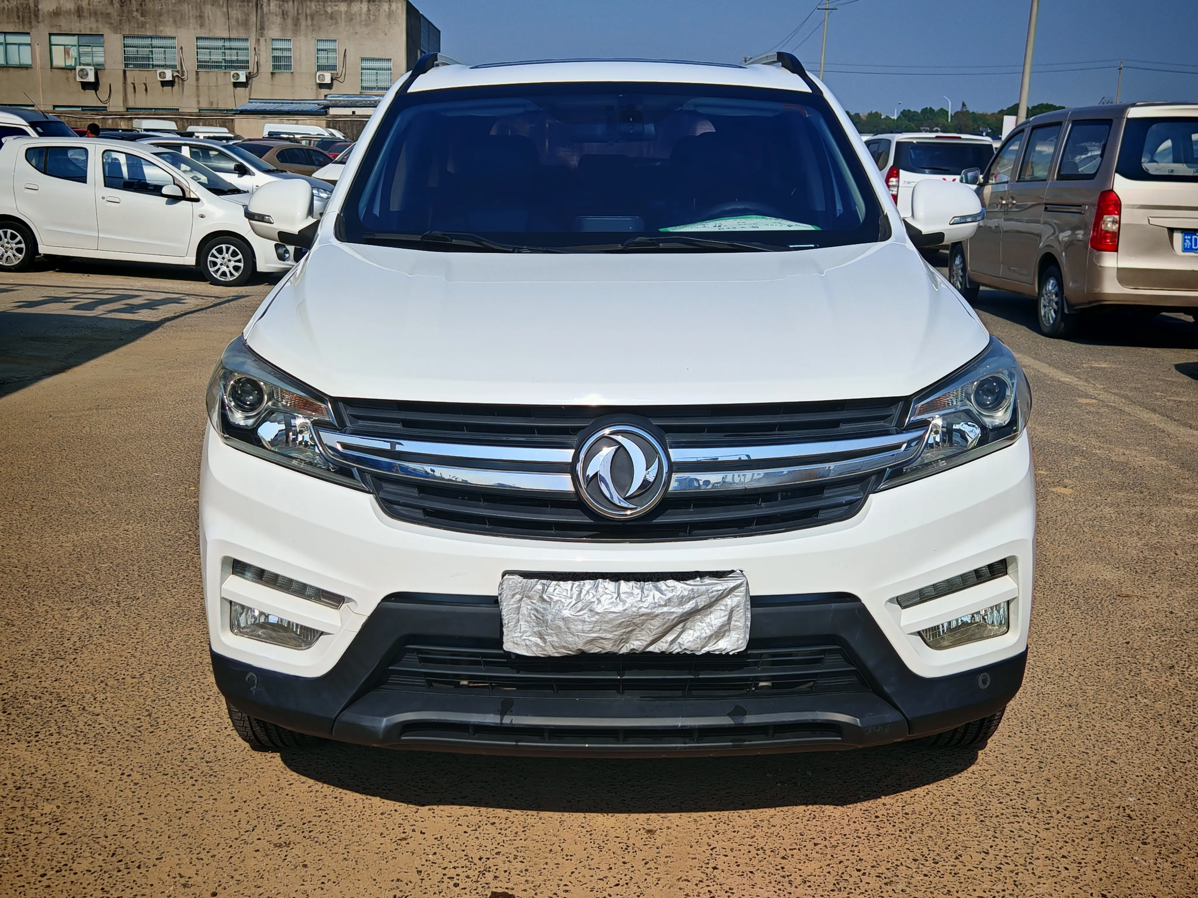 Dongfeng Scenery S560  из Китая