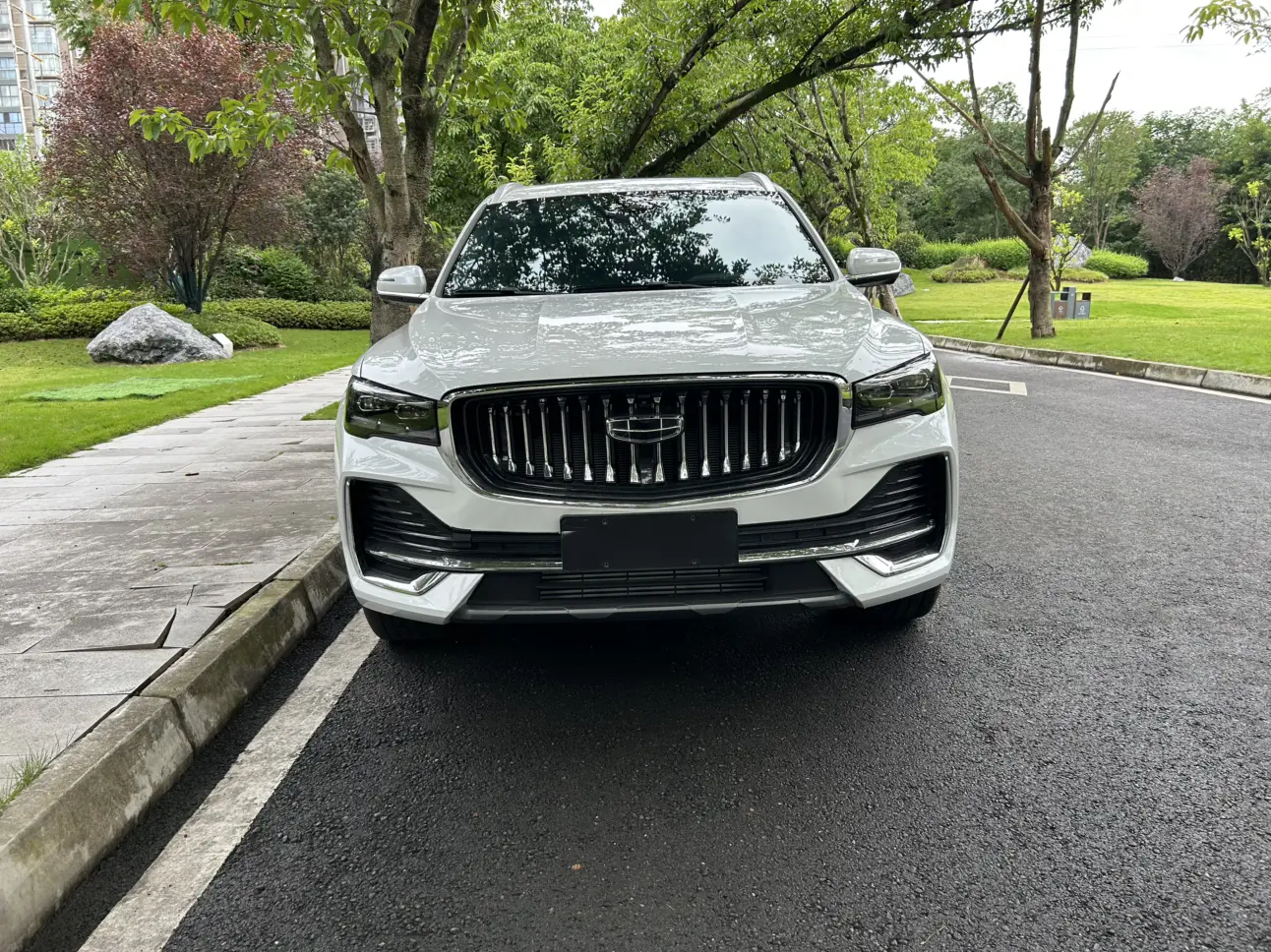 Geely Monjaro (Xingyue L)  из Китая