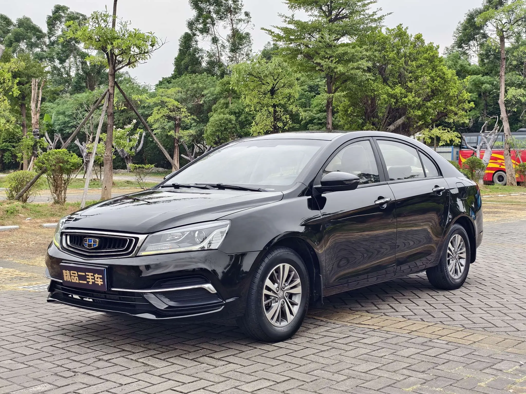 Geely Emgrand  из Китая