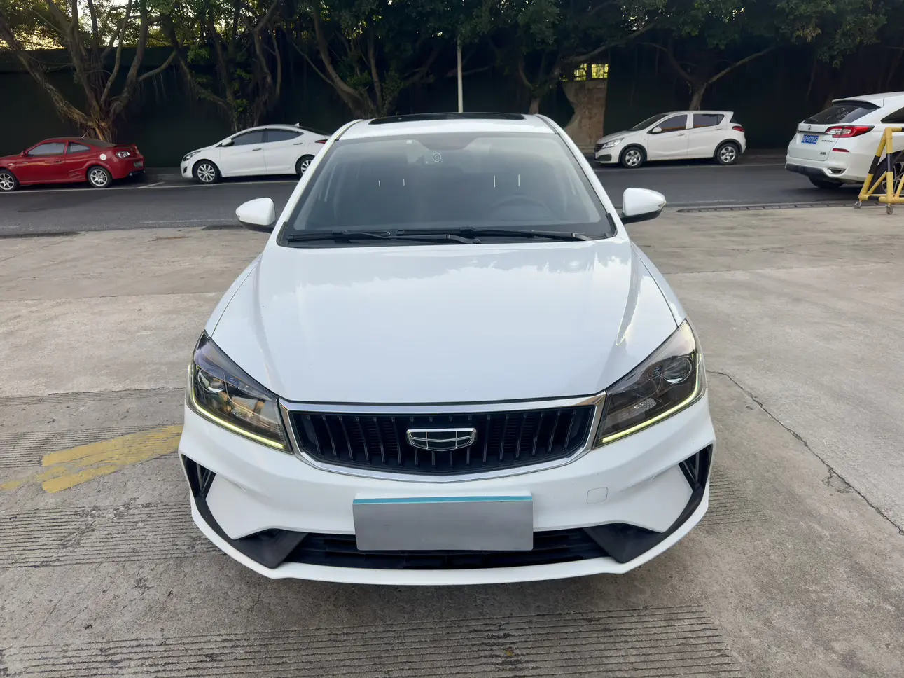 Geely Emgrand  из Китая