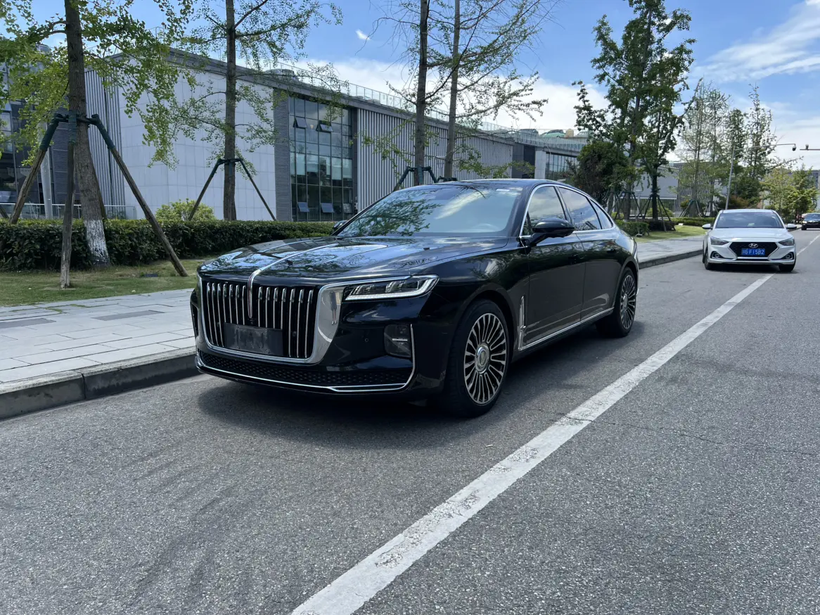 Hongqi H9  из Китая