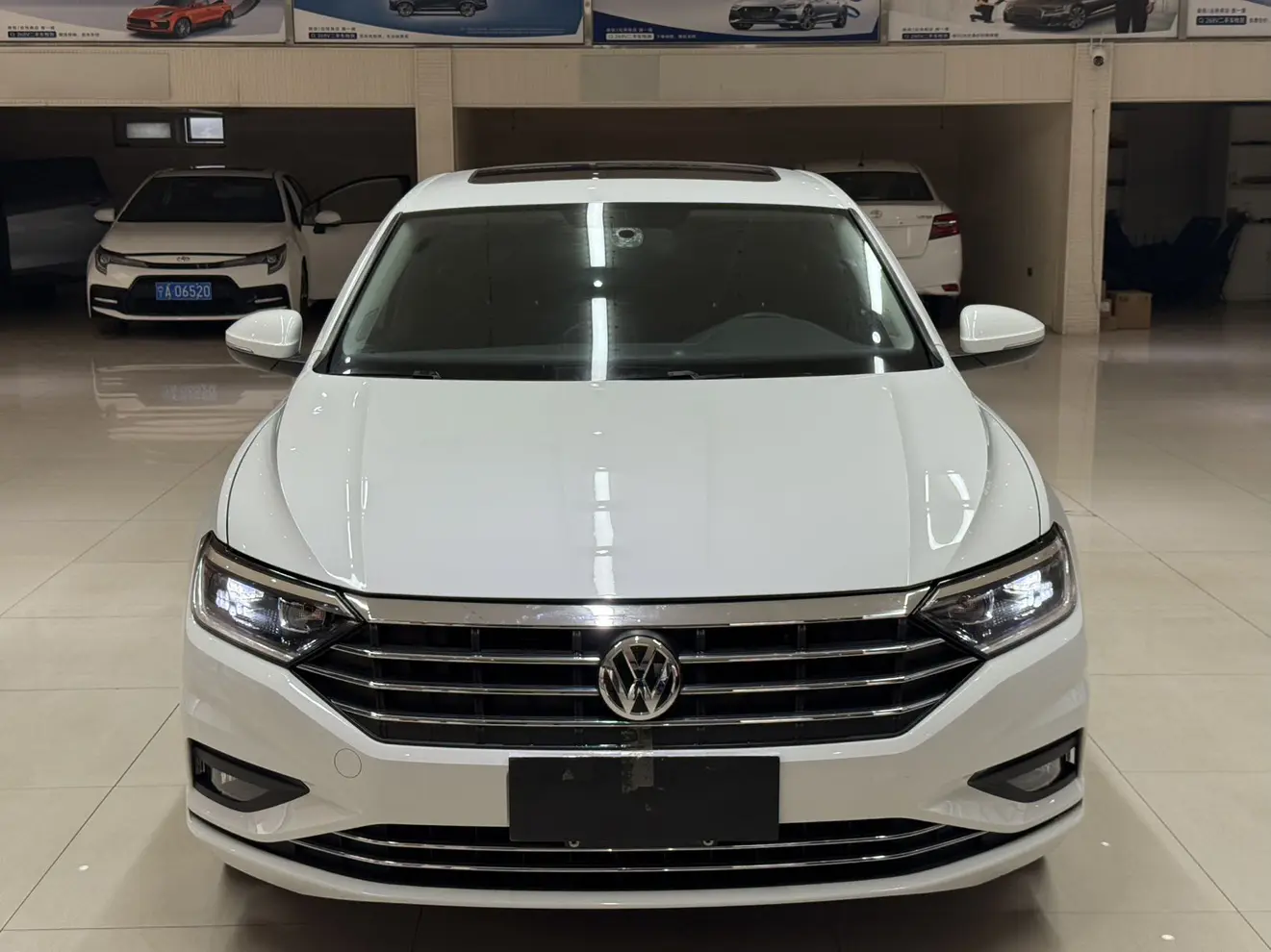 Volkswagen Sagitar  из Китая