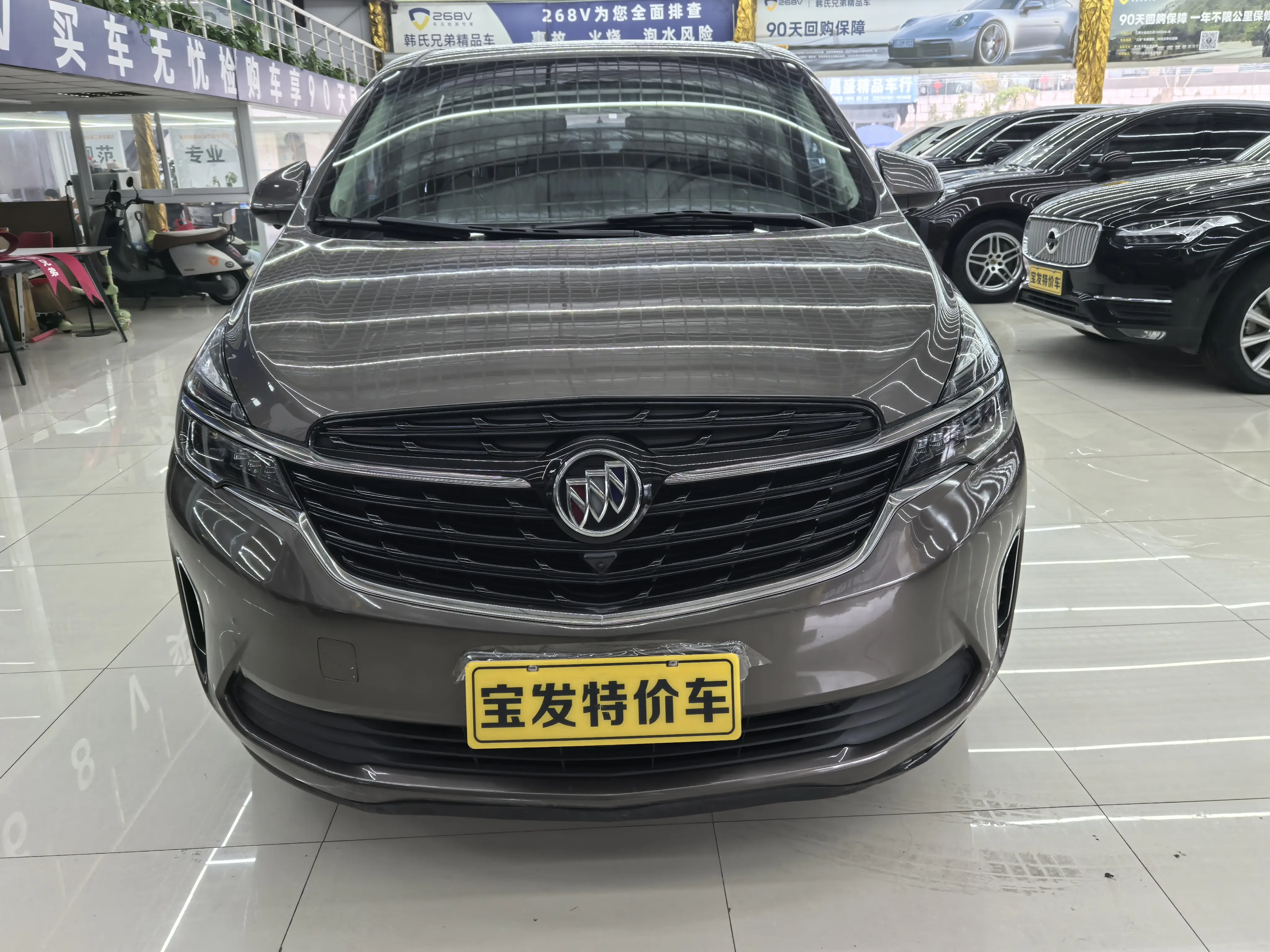 Buick GL8  из Китая