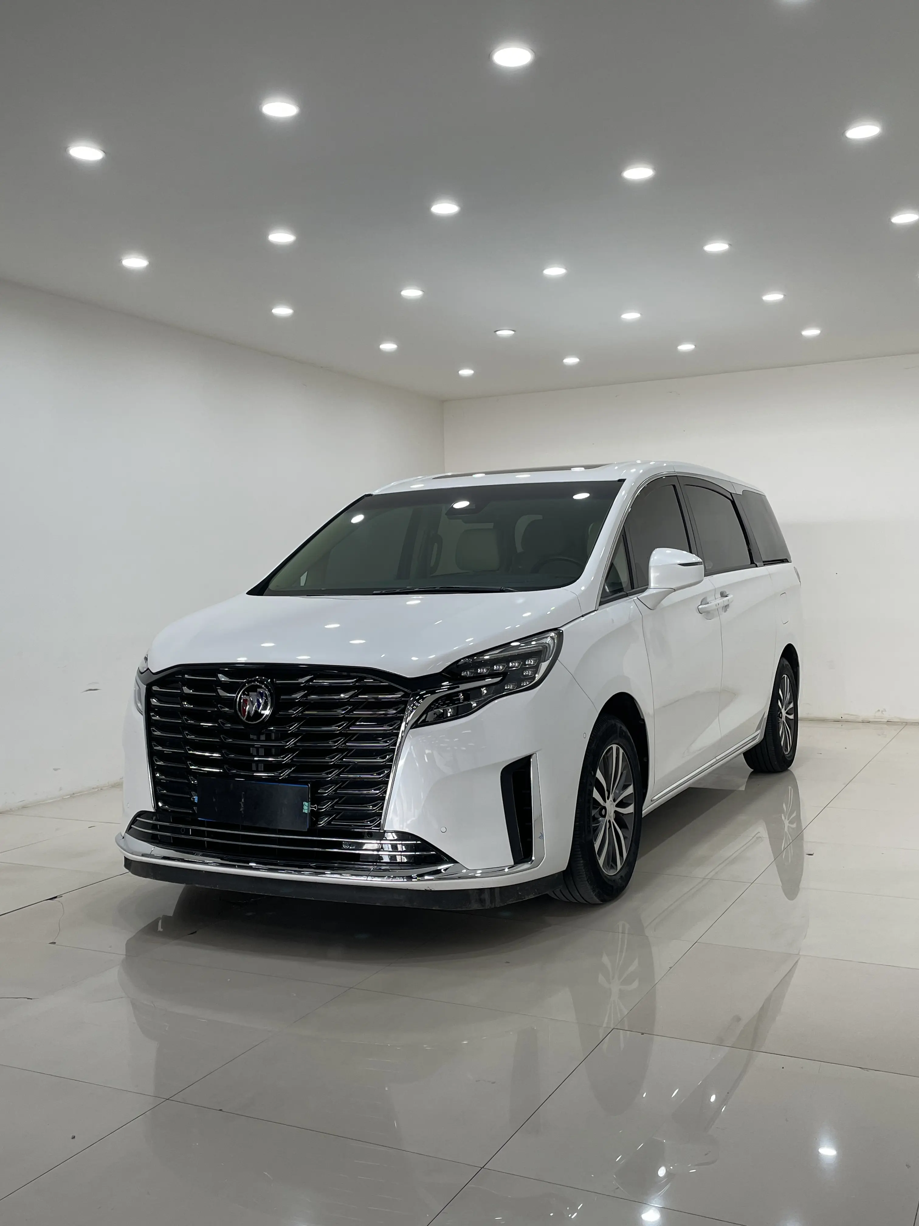 Buick GL8  из Китая