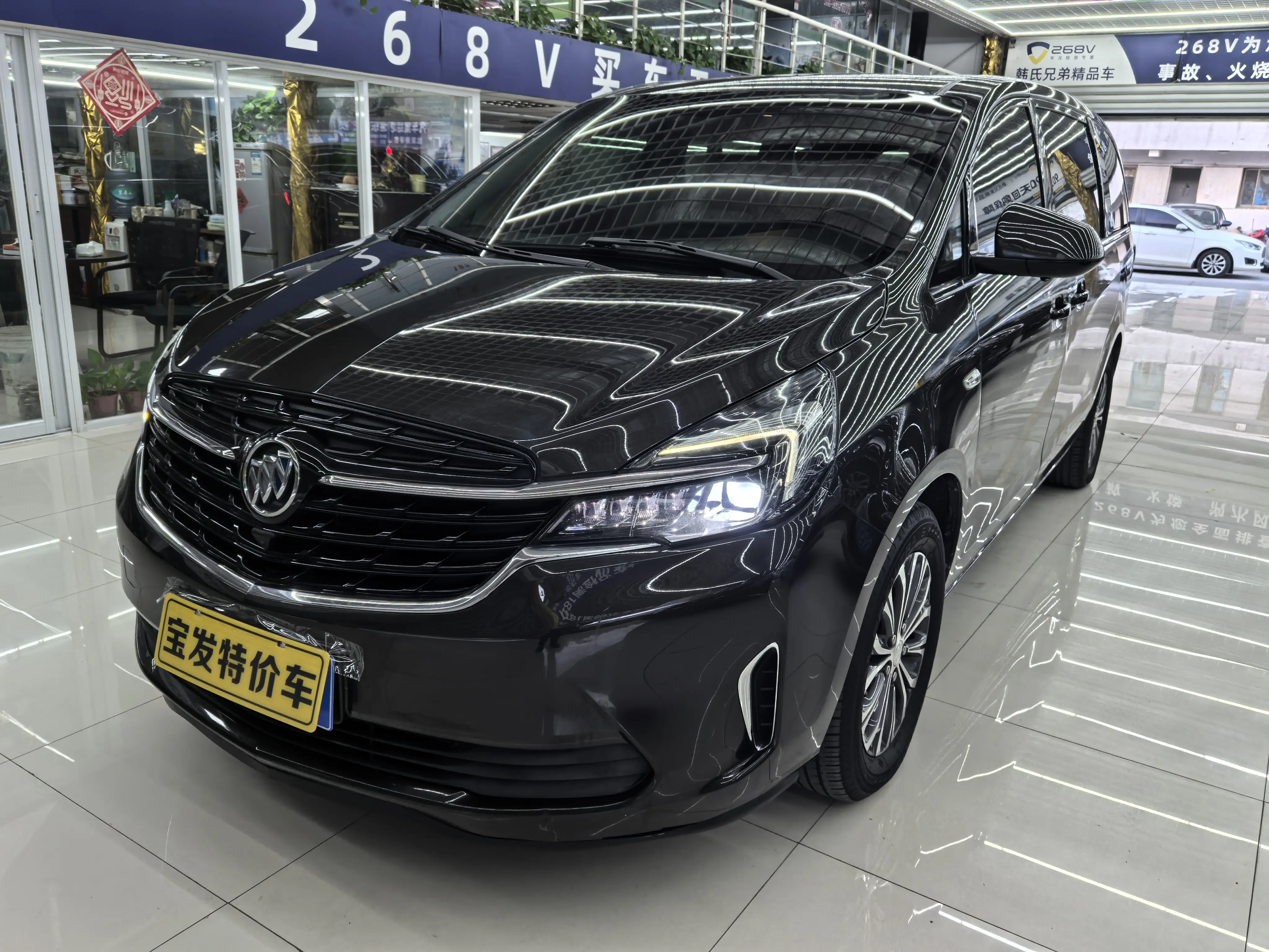 Buick GL8  из Китая