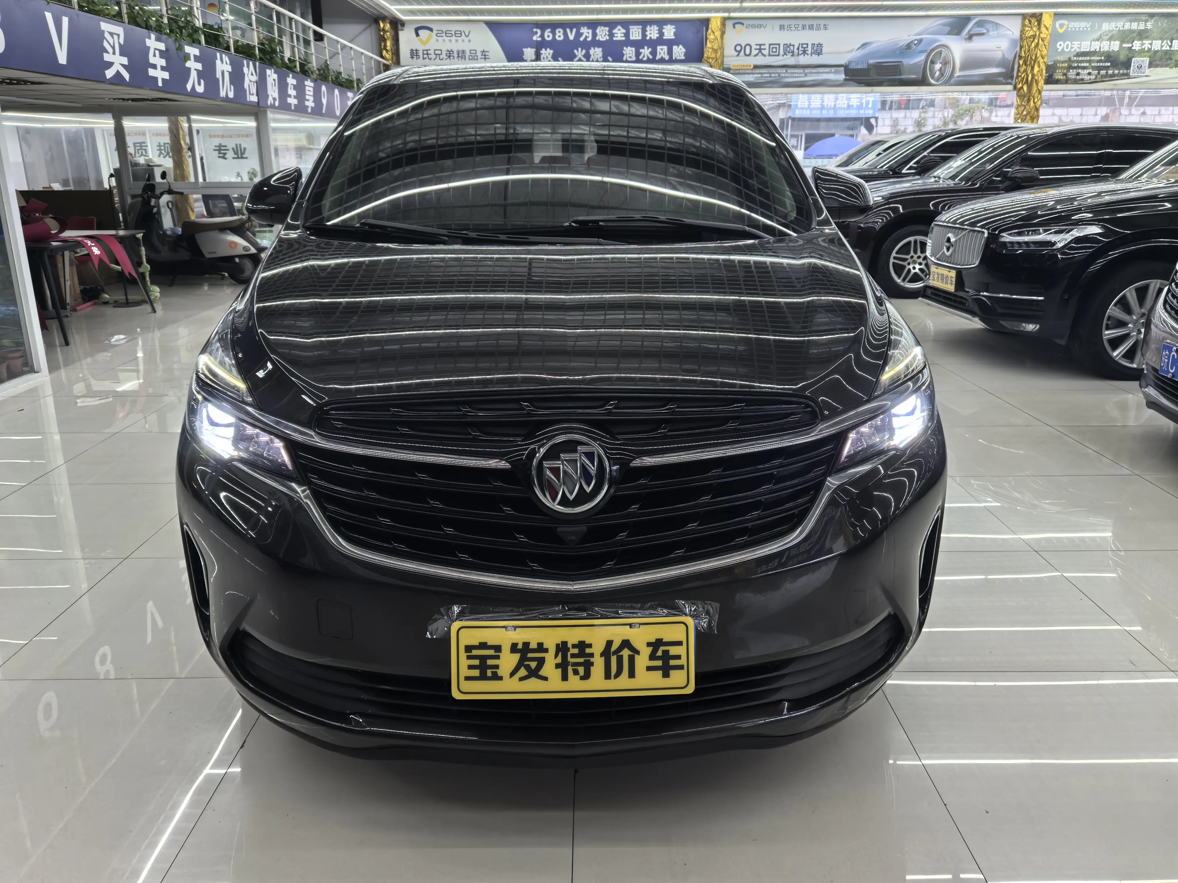 Buick GL8  из Китая