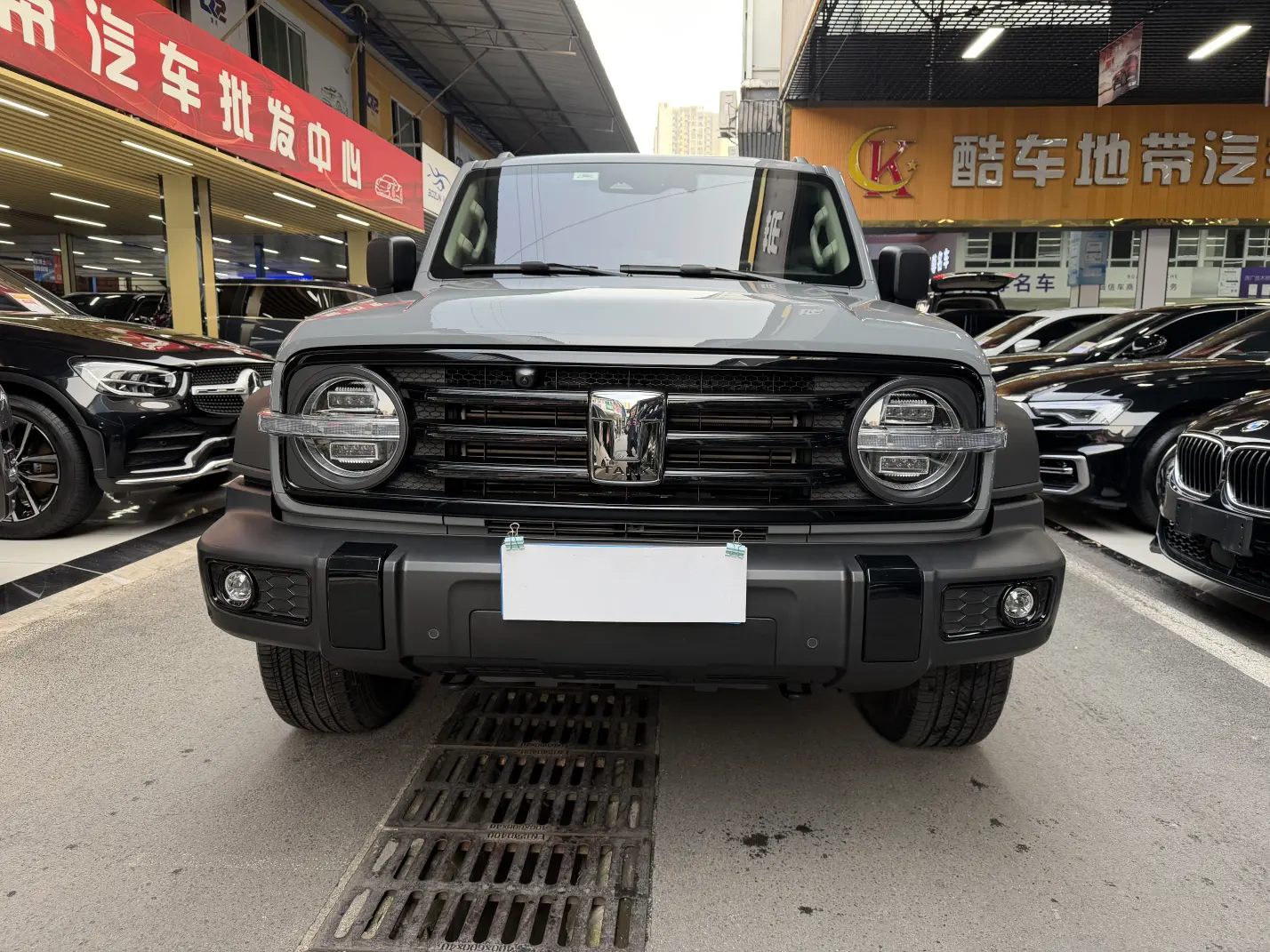 Tank 300  из Китая