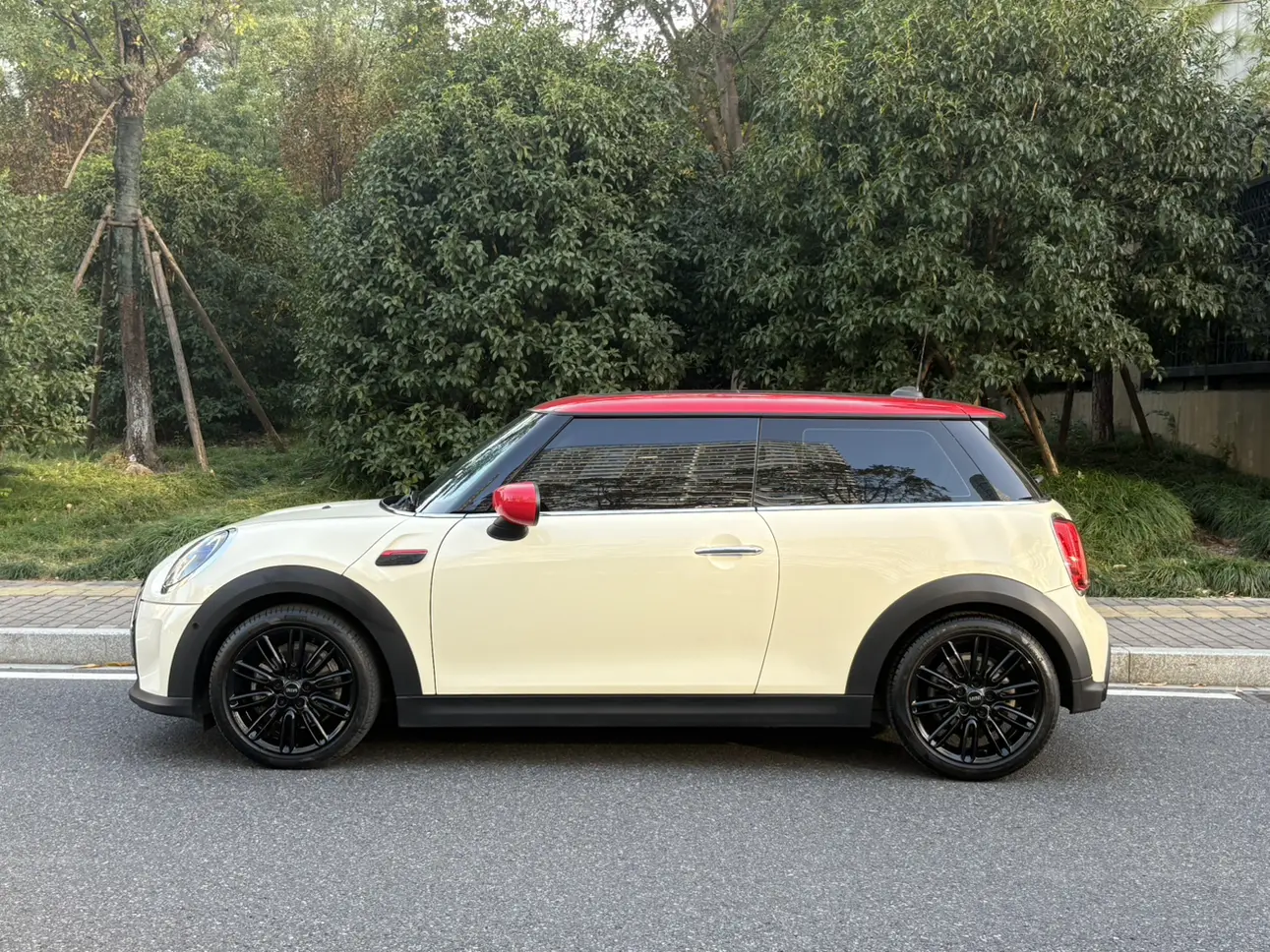 MINI 