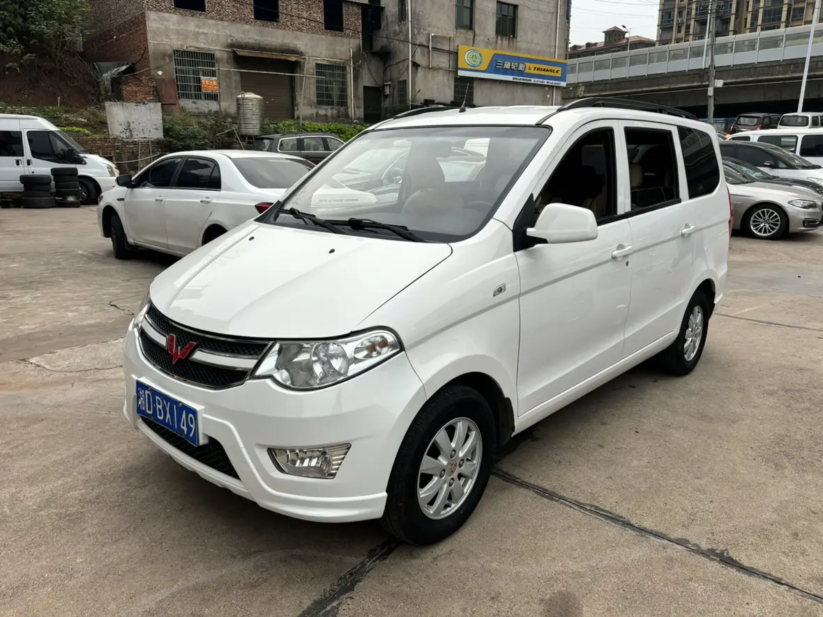 Wuling Hongguang  из Китая