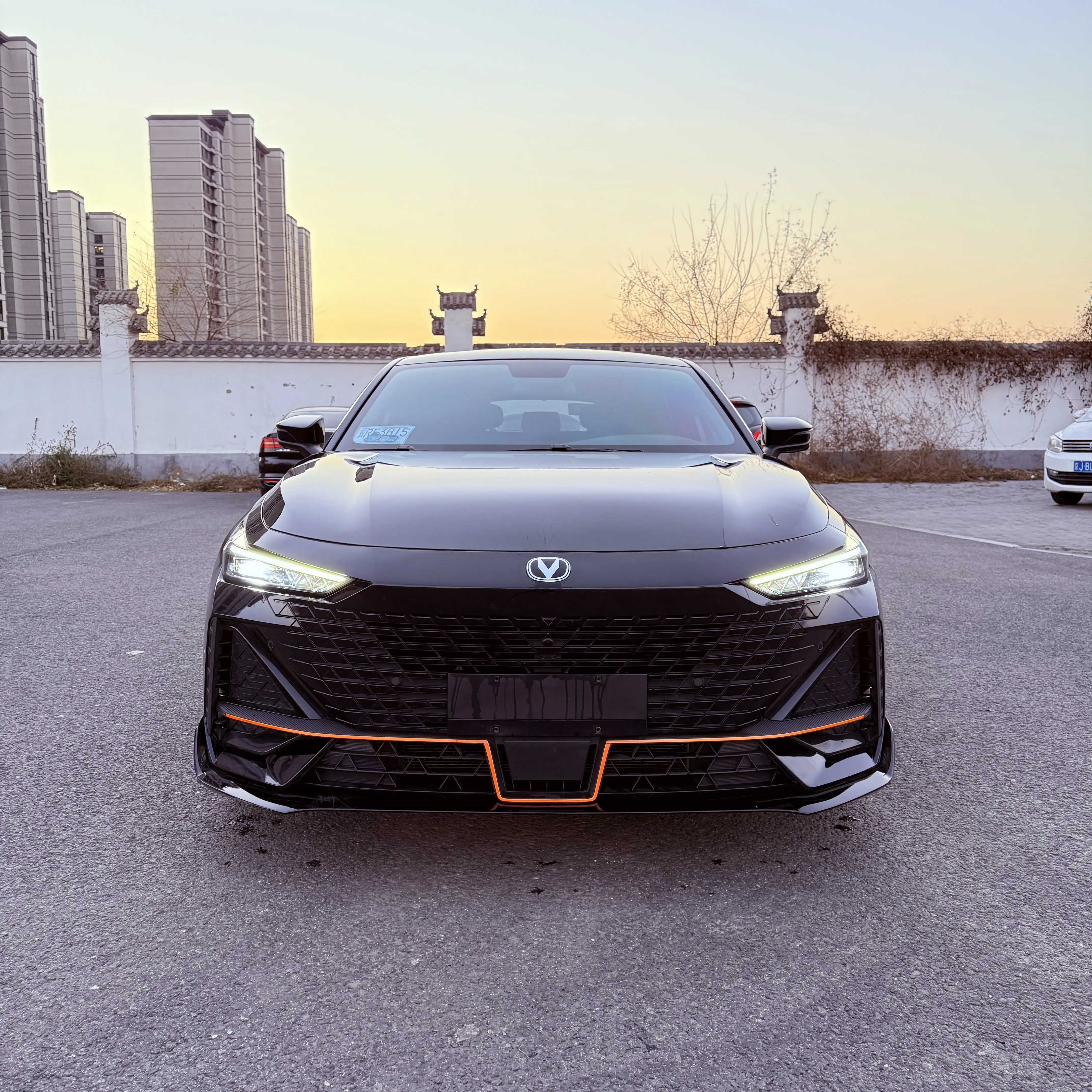 Changan UNI-V  из Китая