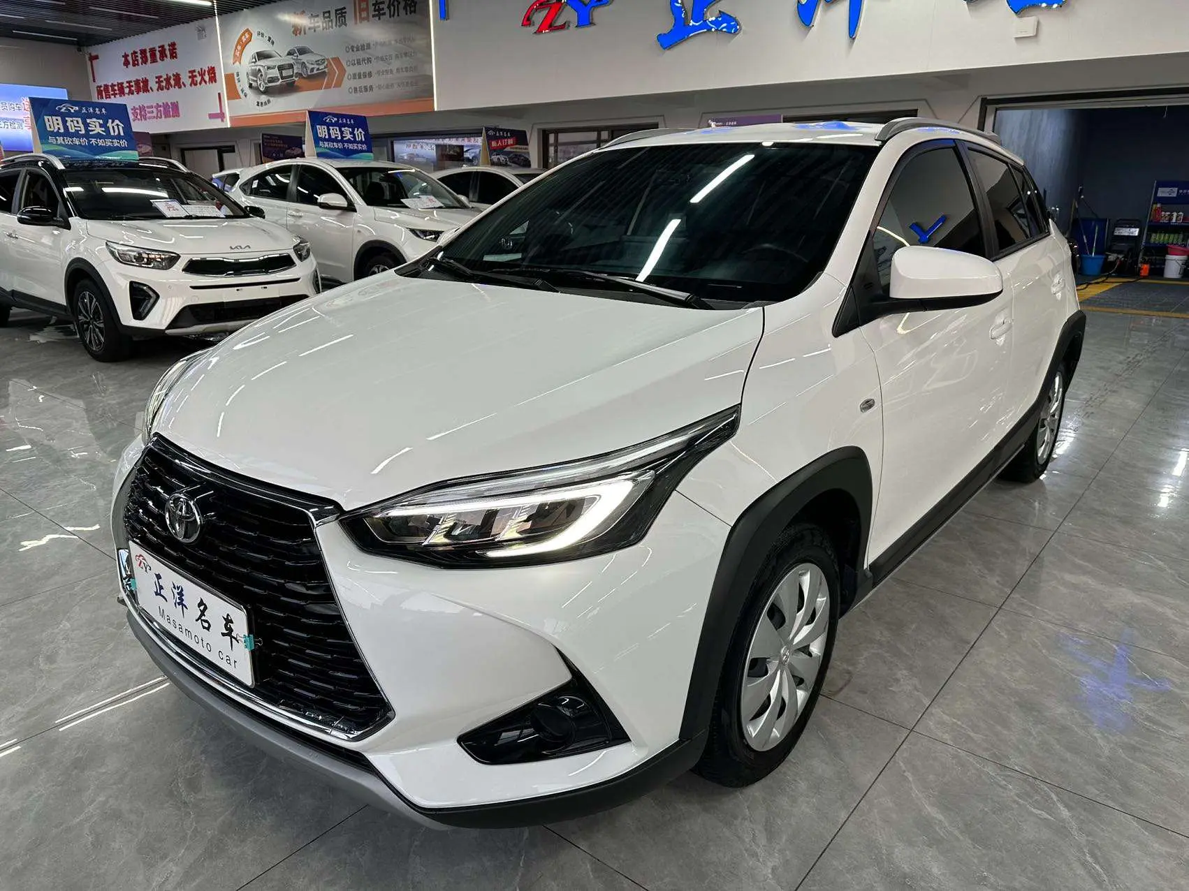 Toyota Yaris L  из Китая