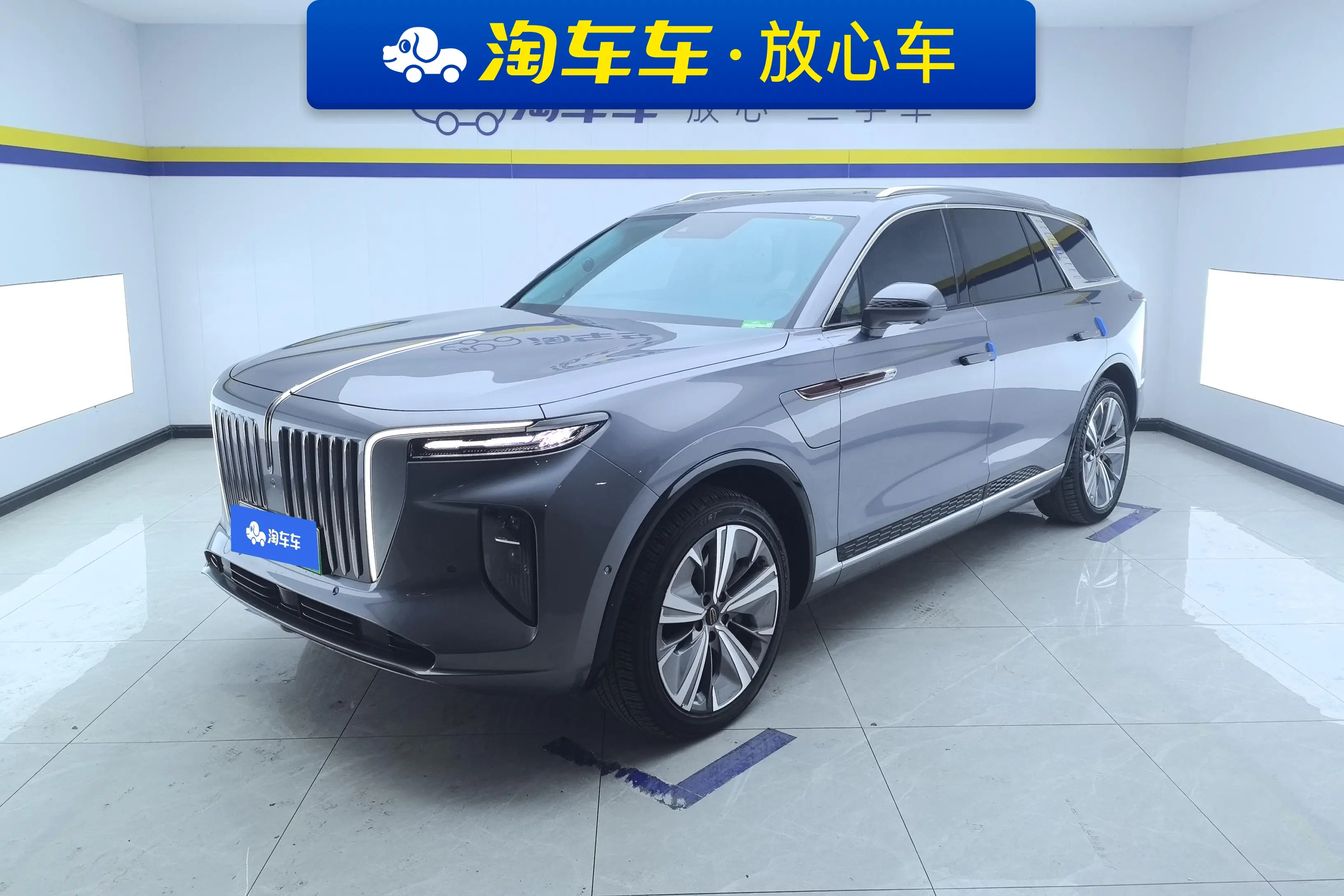 Hongqi E-HS9  из Китая