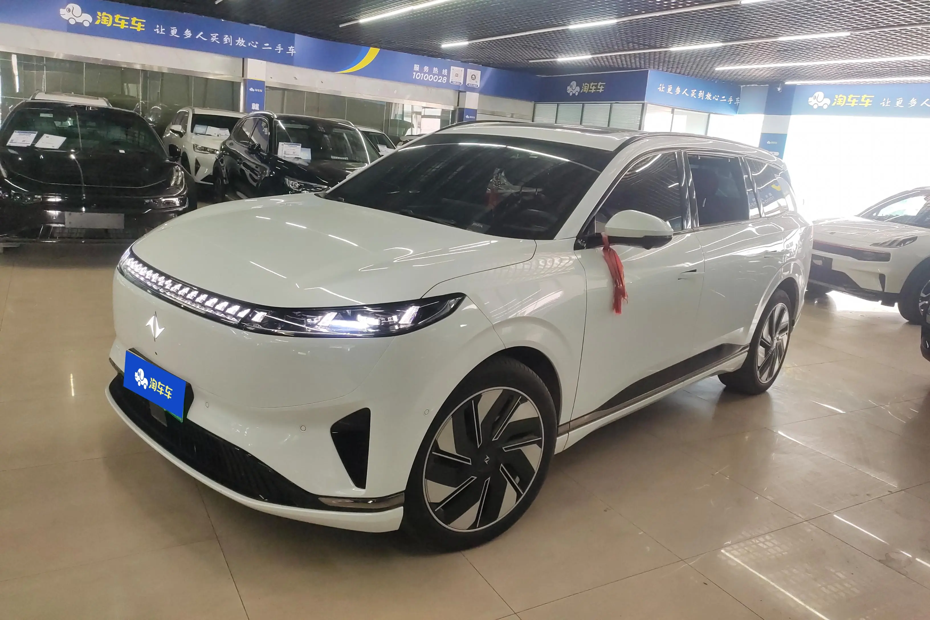 Dongfeng Eπ008  из Китая