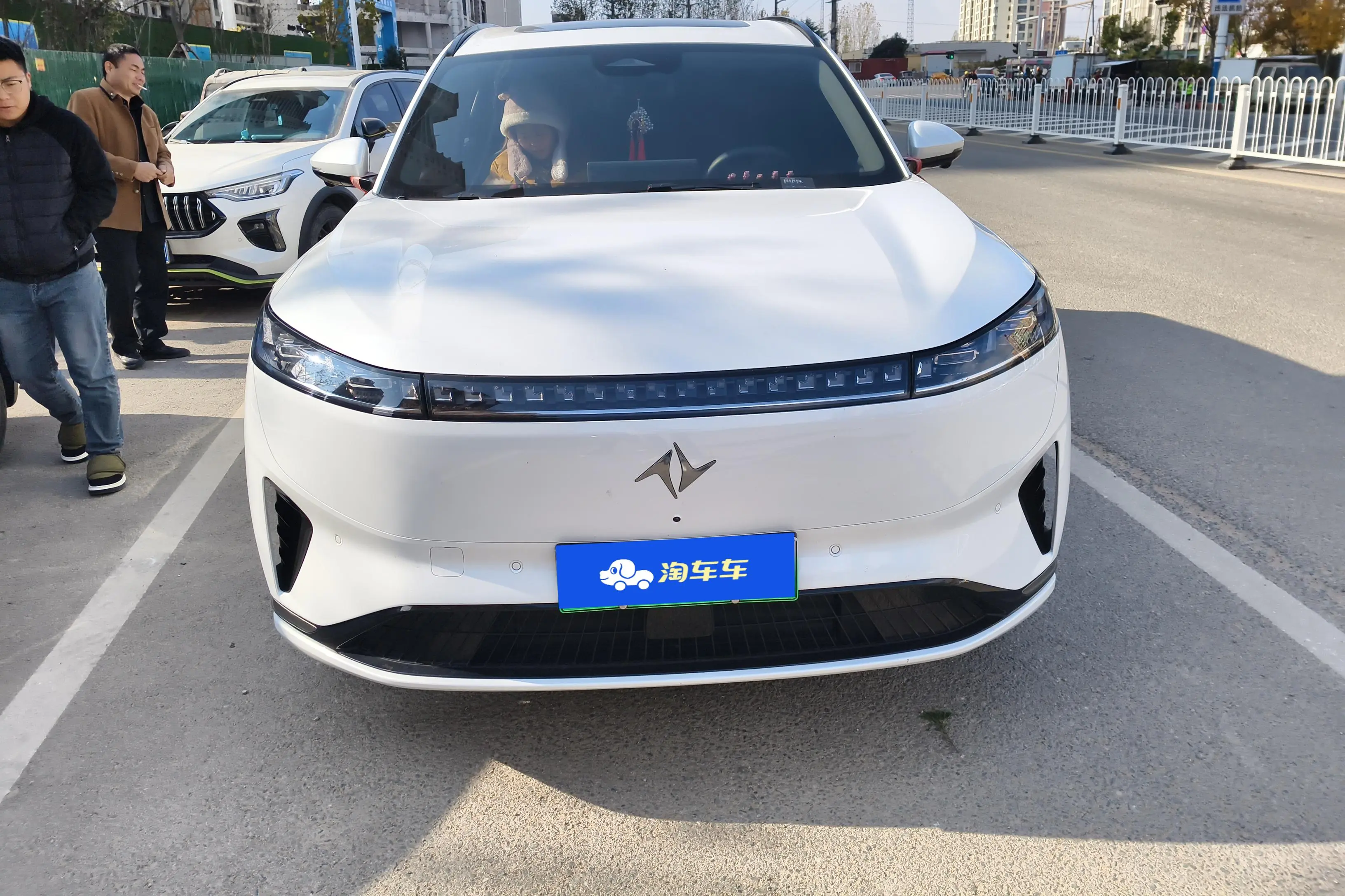 Dongfeng Eπ008  из Китая