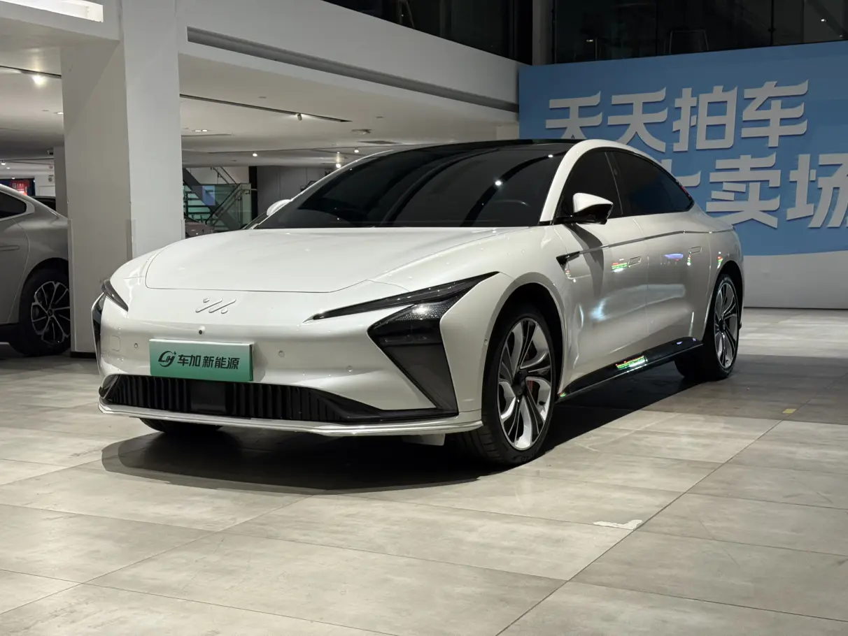 Zhiji L7  из Китая