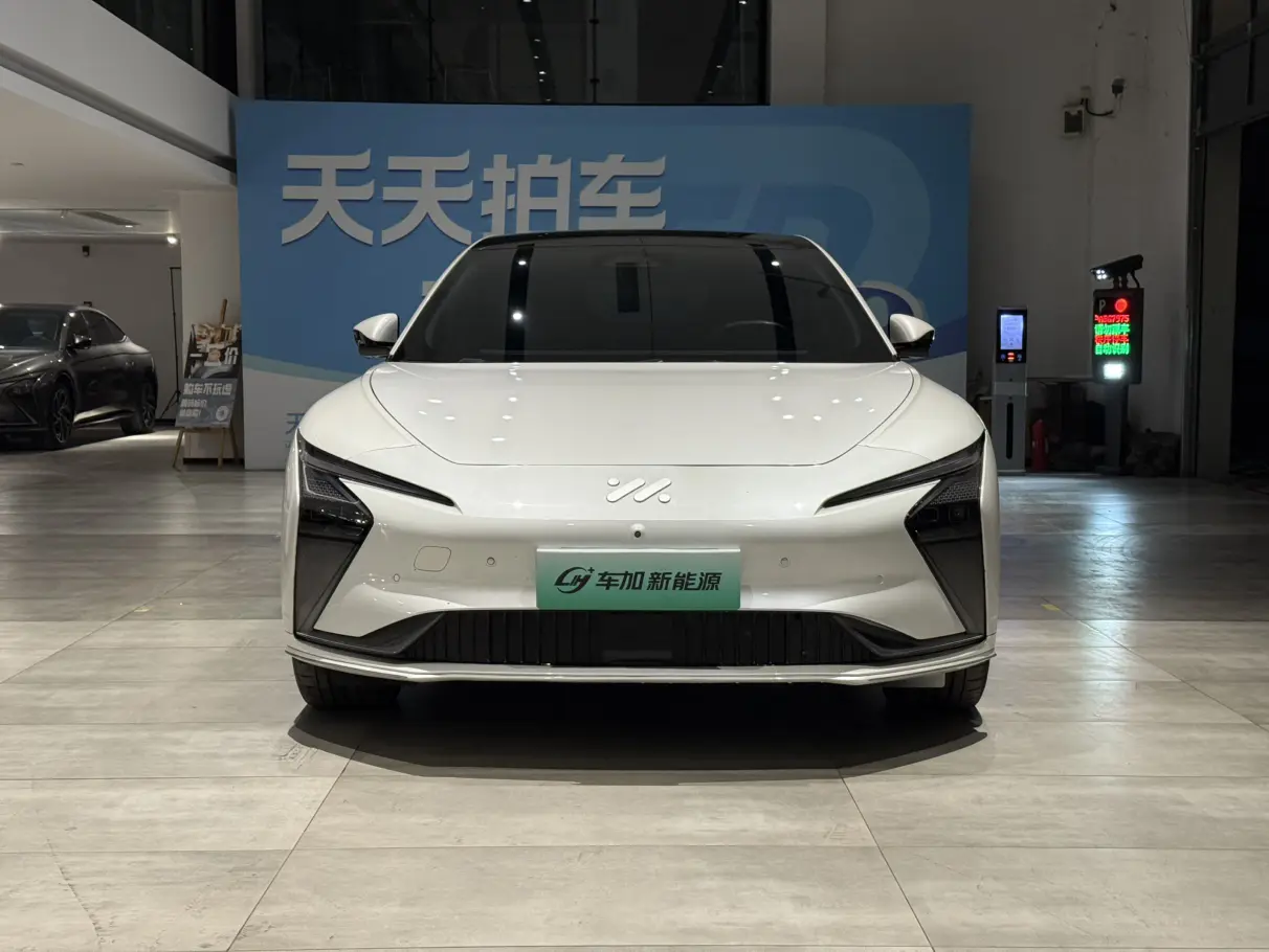 Zhiji L7  из Китая