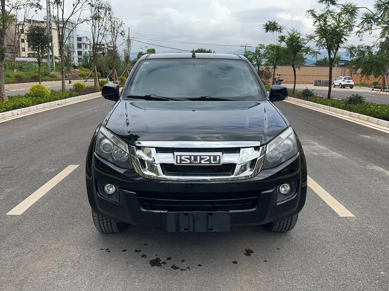 Isuzu Suzutaku  из Китая
