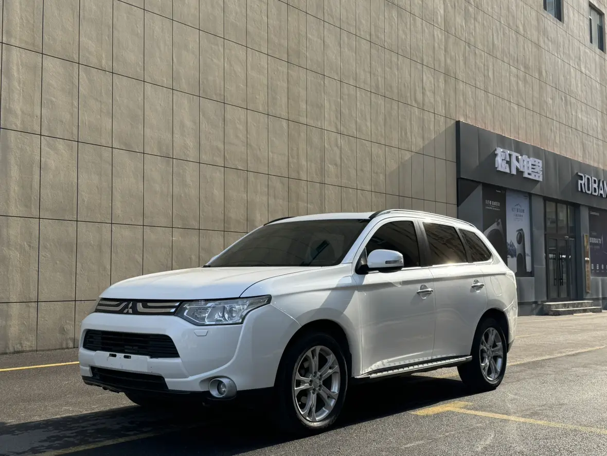 Mitsubishi Outlander  из Китая