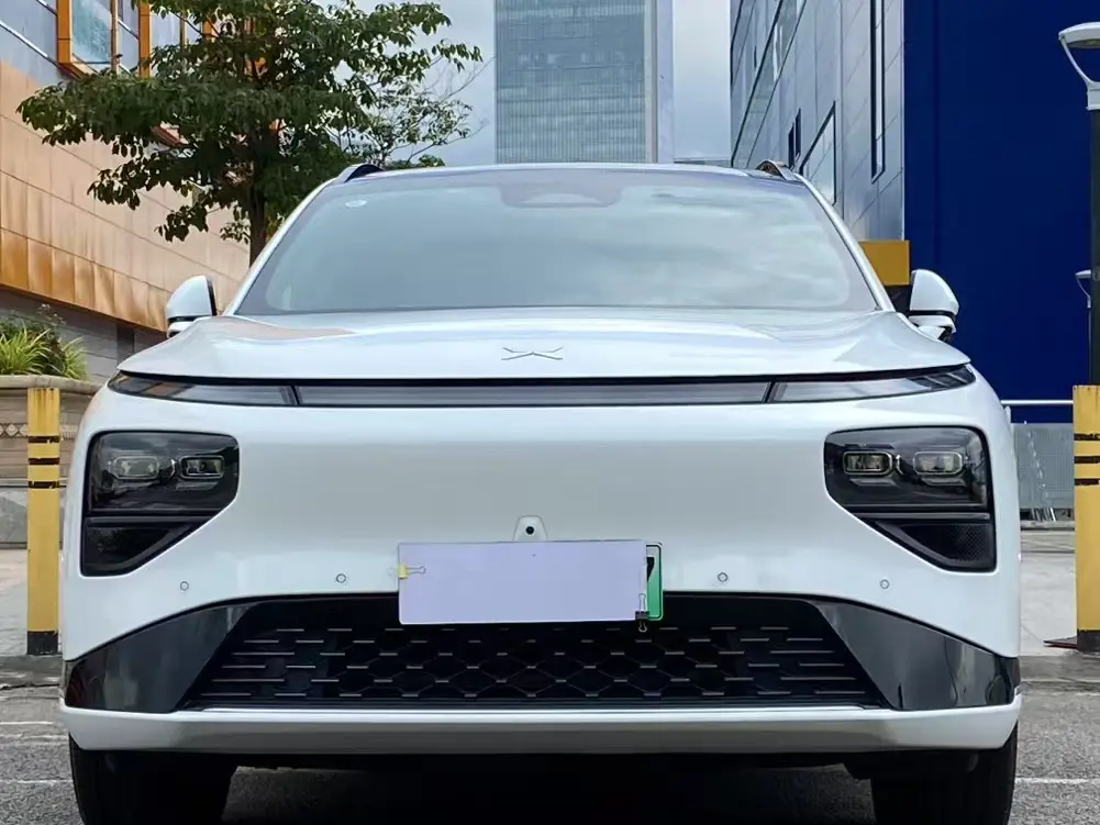 Xpeng G9  из Китая